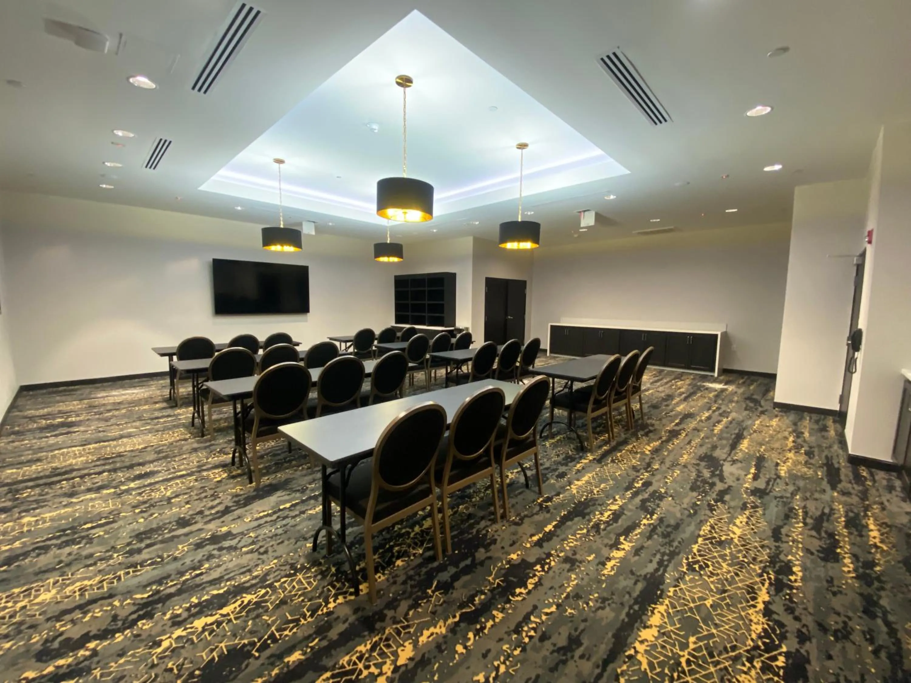Meeting/conference room in La Quinta Inn & Suites by Wyndham Yucaipa