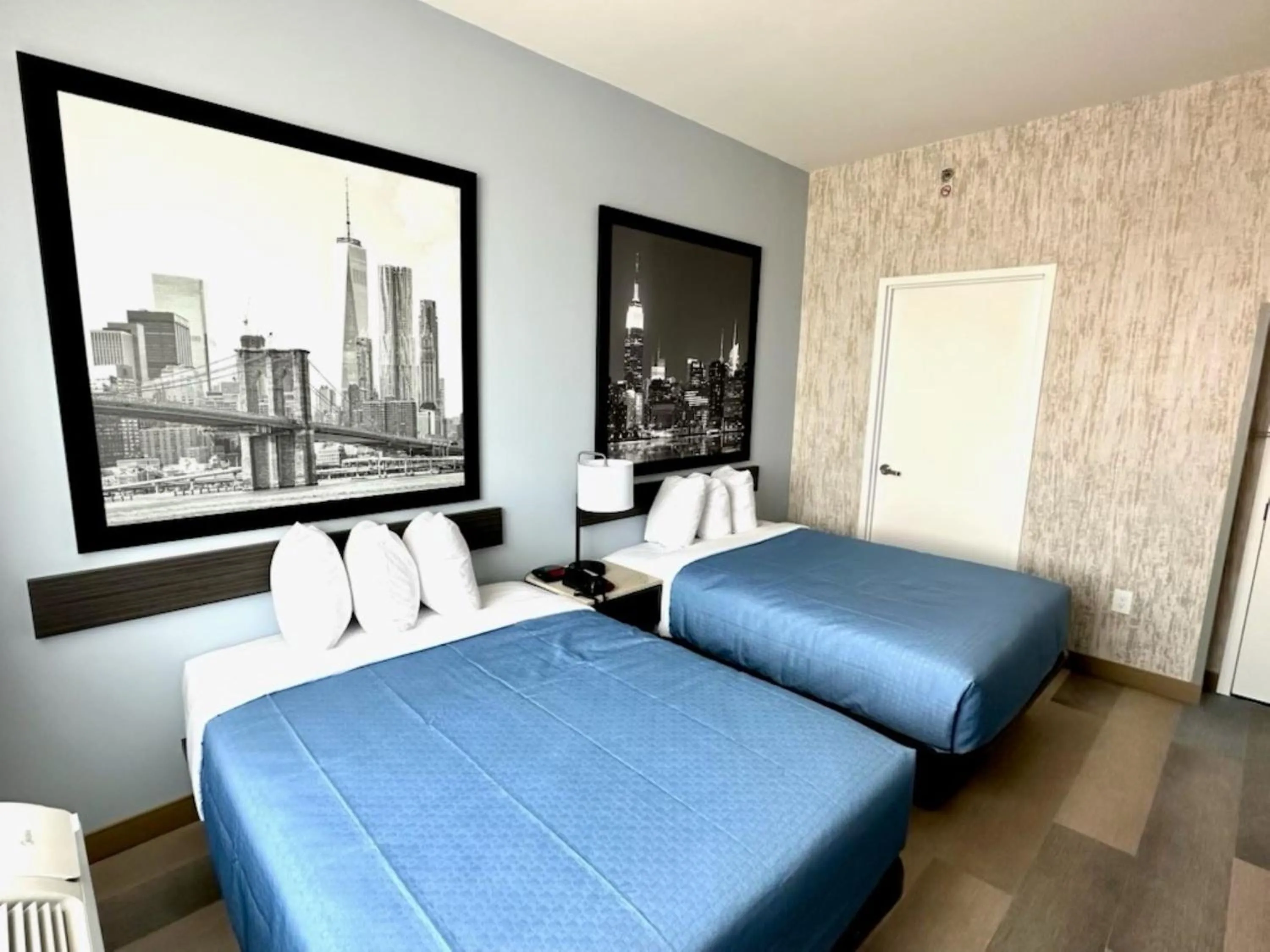 Bedroom in Super 8 by Wyndham Brooklyn Pennsylvania Ave