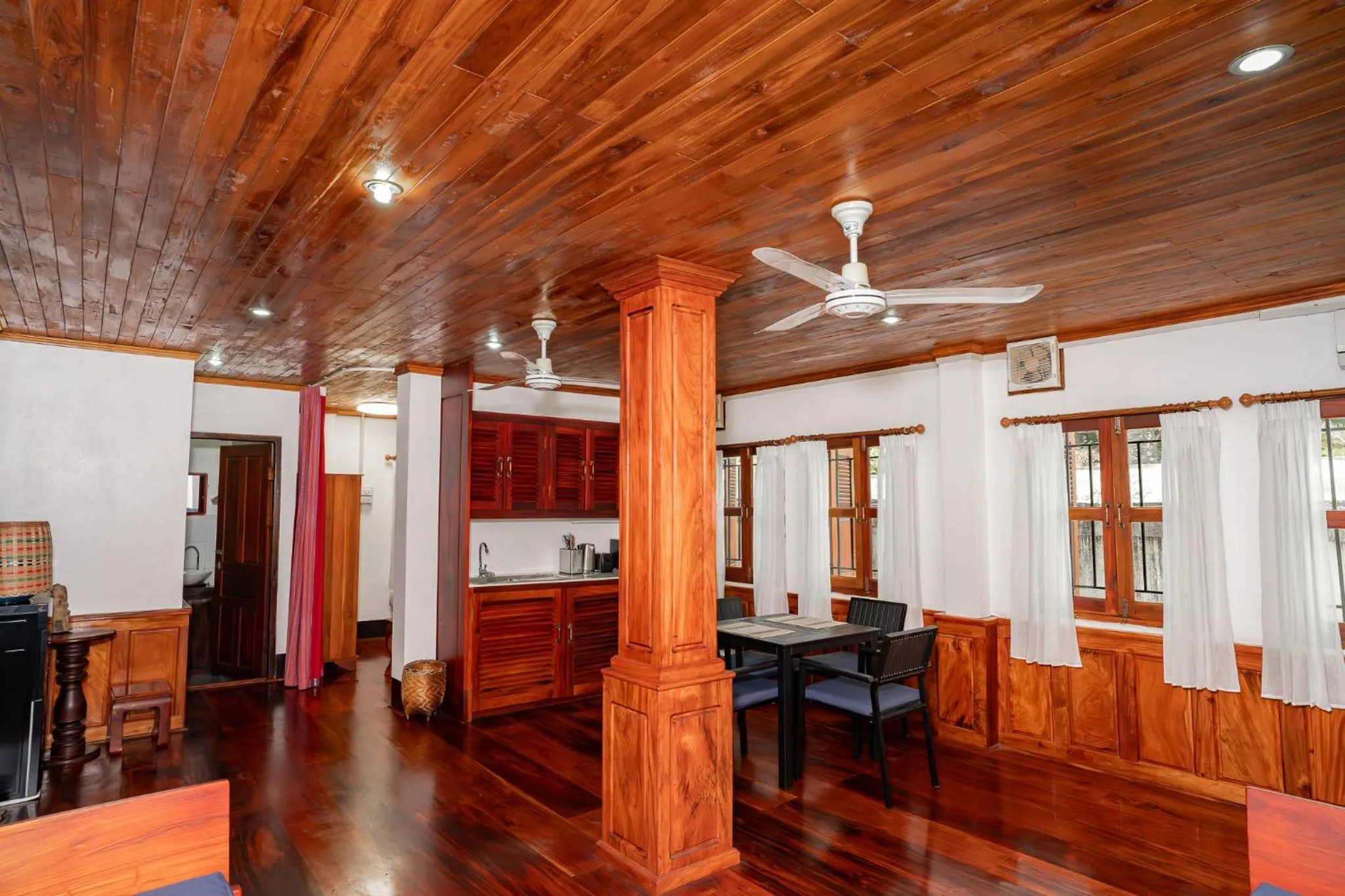 Dining area in Villa Mira Heritage