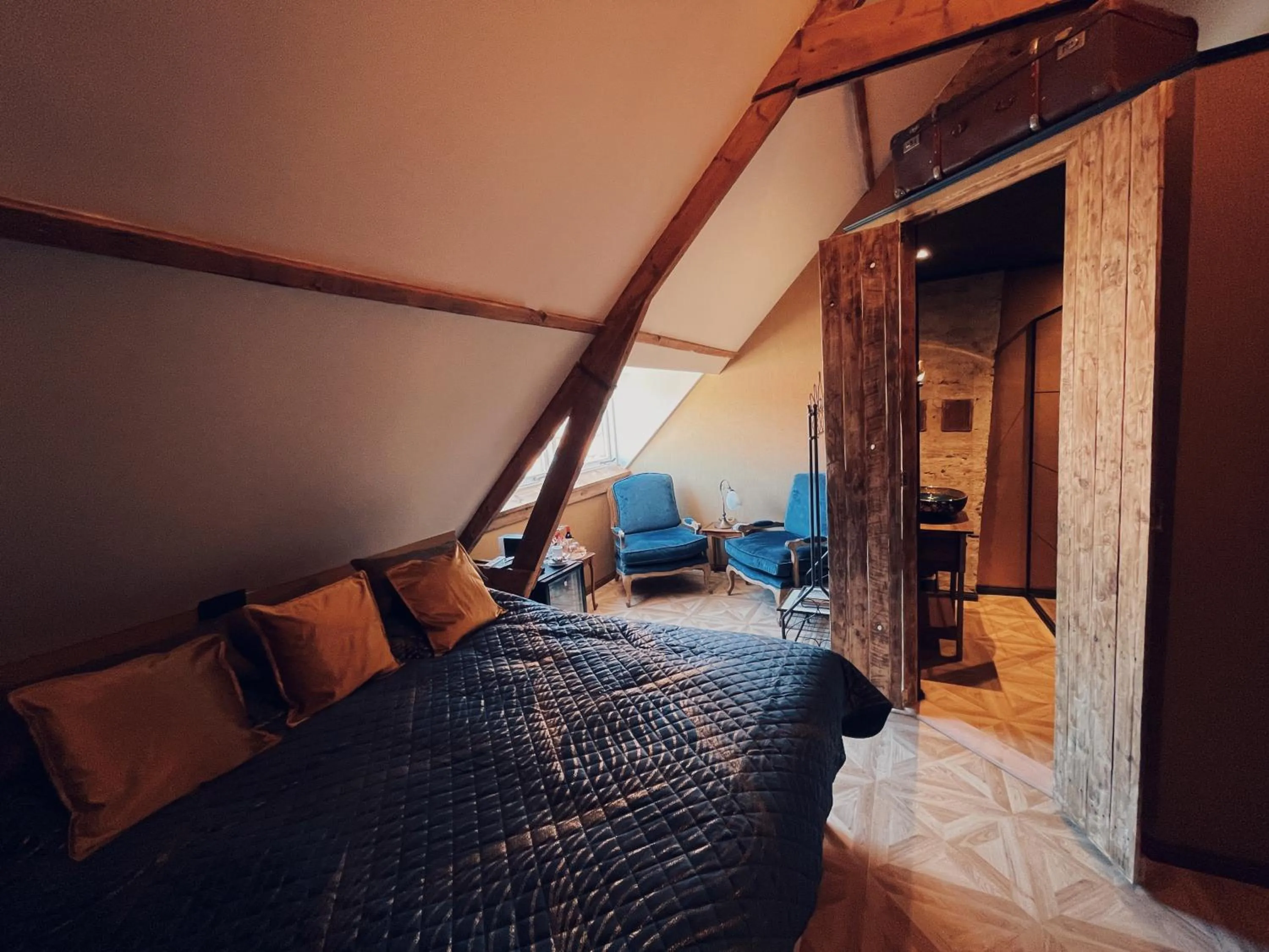 Bathroom, Bed in Boutique Hotel Bajoene