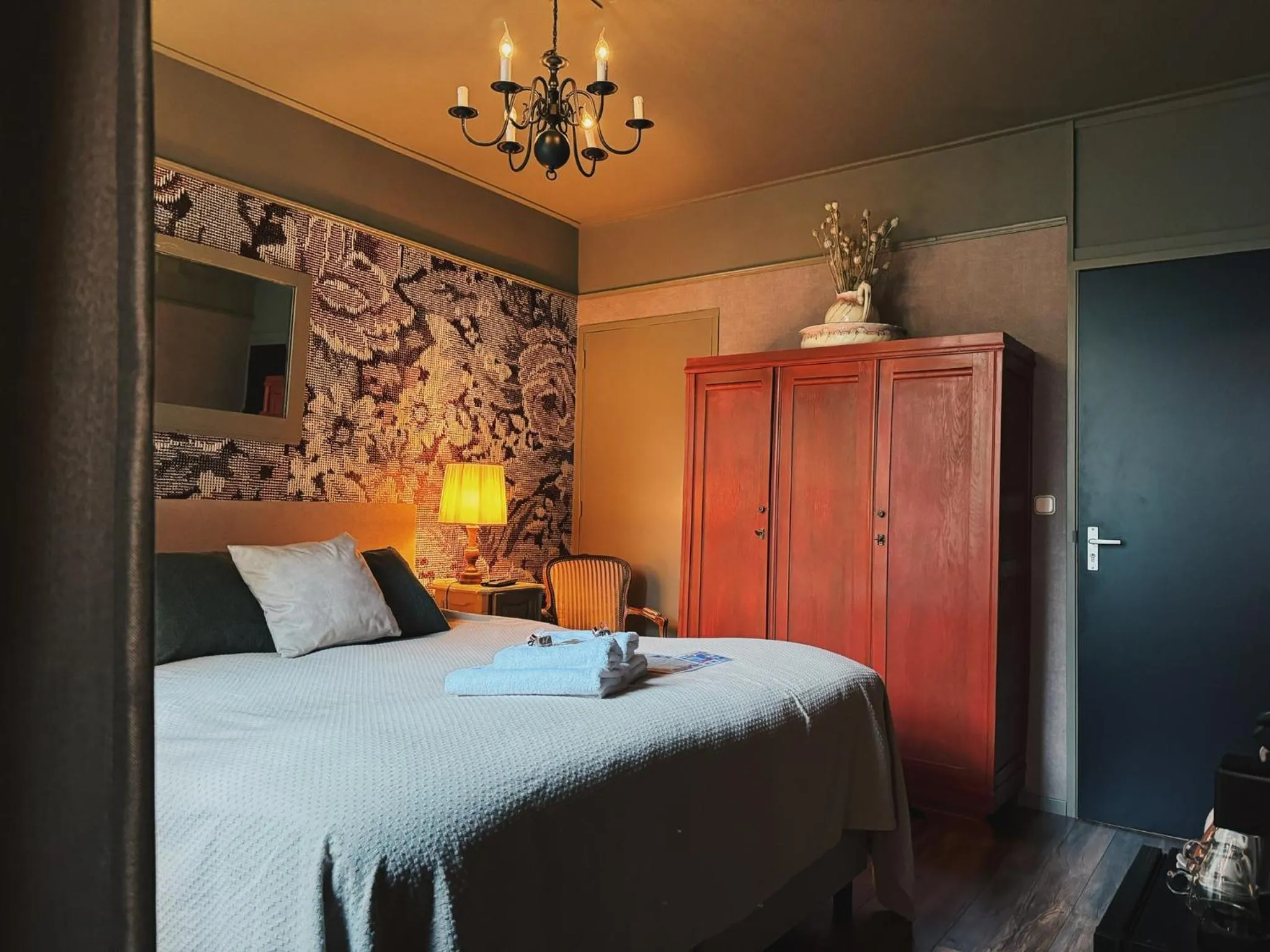 Bed in Boutique Hotel Bajoene