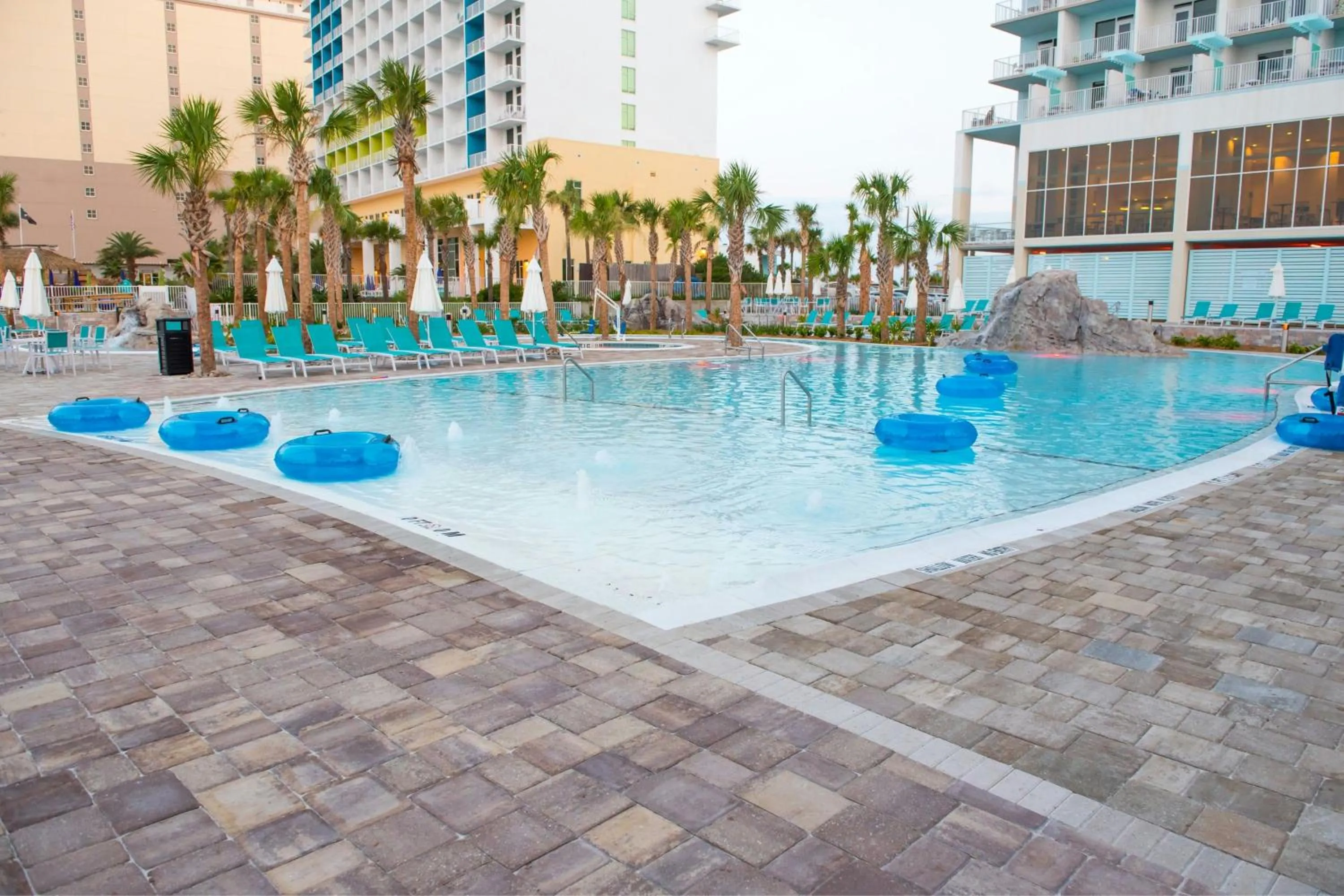 Swimming pool in Fairfield by Marriott Inn & Suites Pensacola Beach