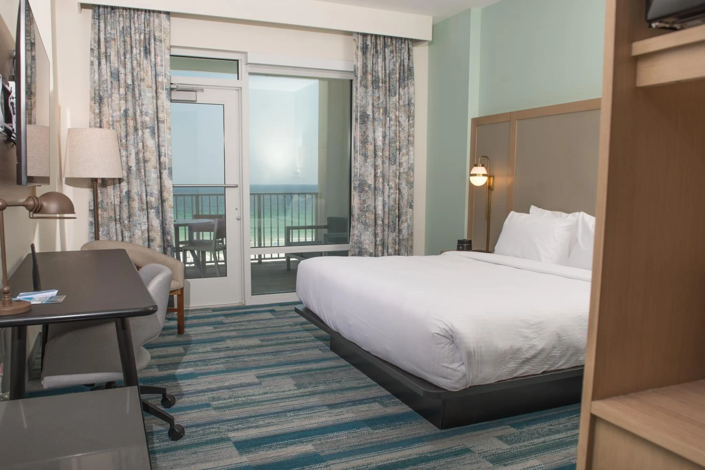 Bedroom, Bed in Fairfield by Marriott Inn & Suites Pensacola Beach