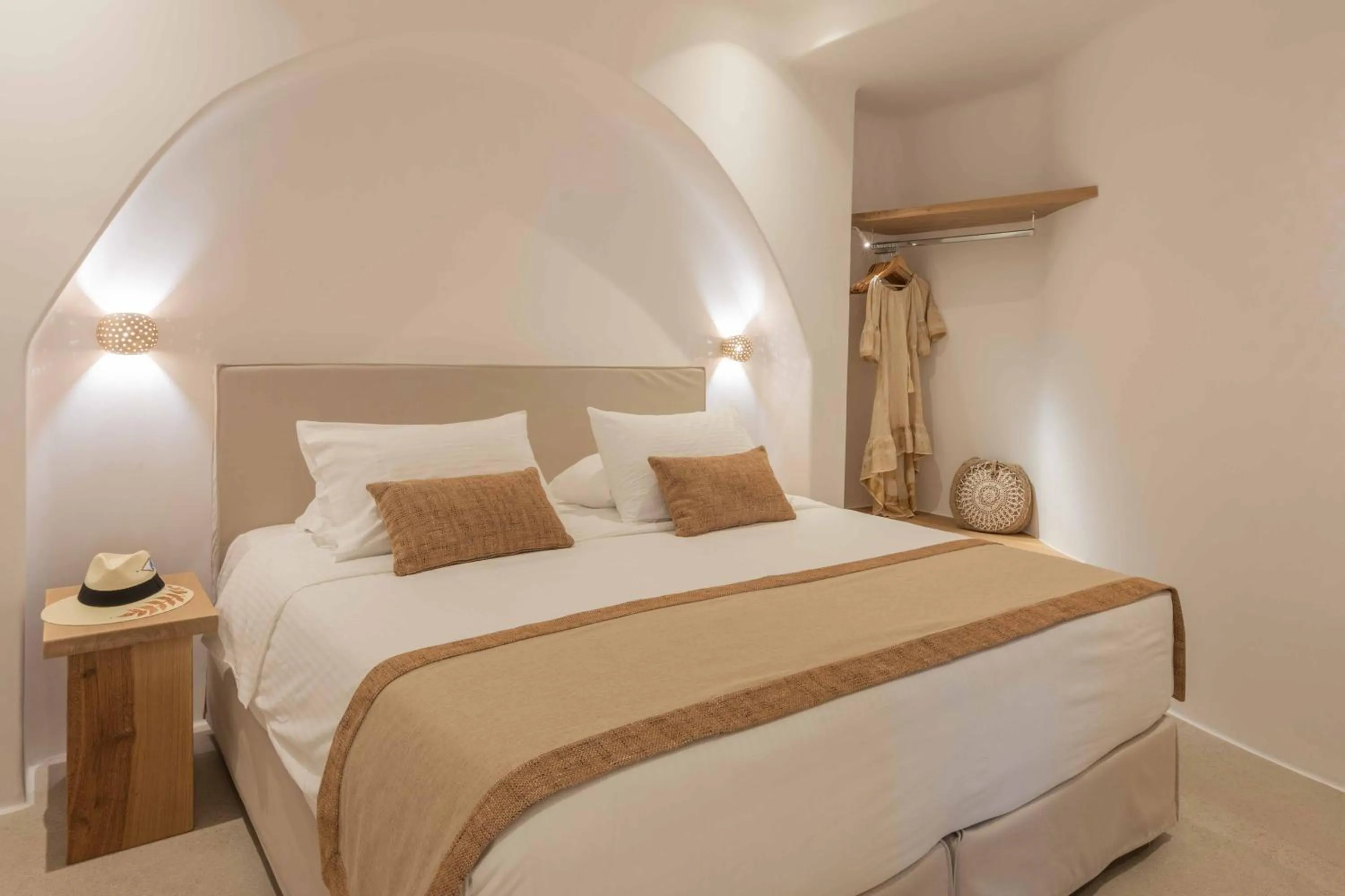 Bedroom, Bed in Argo Hotel