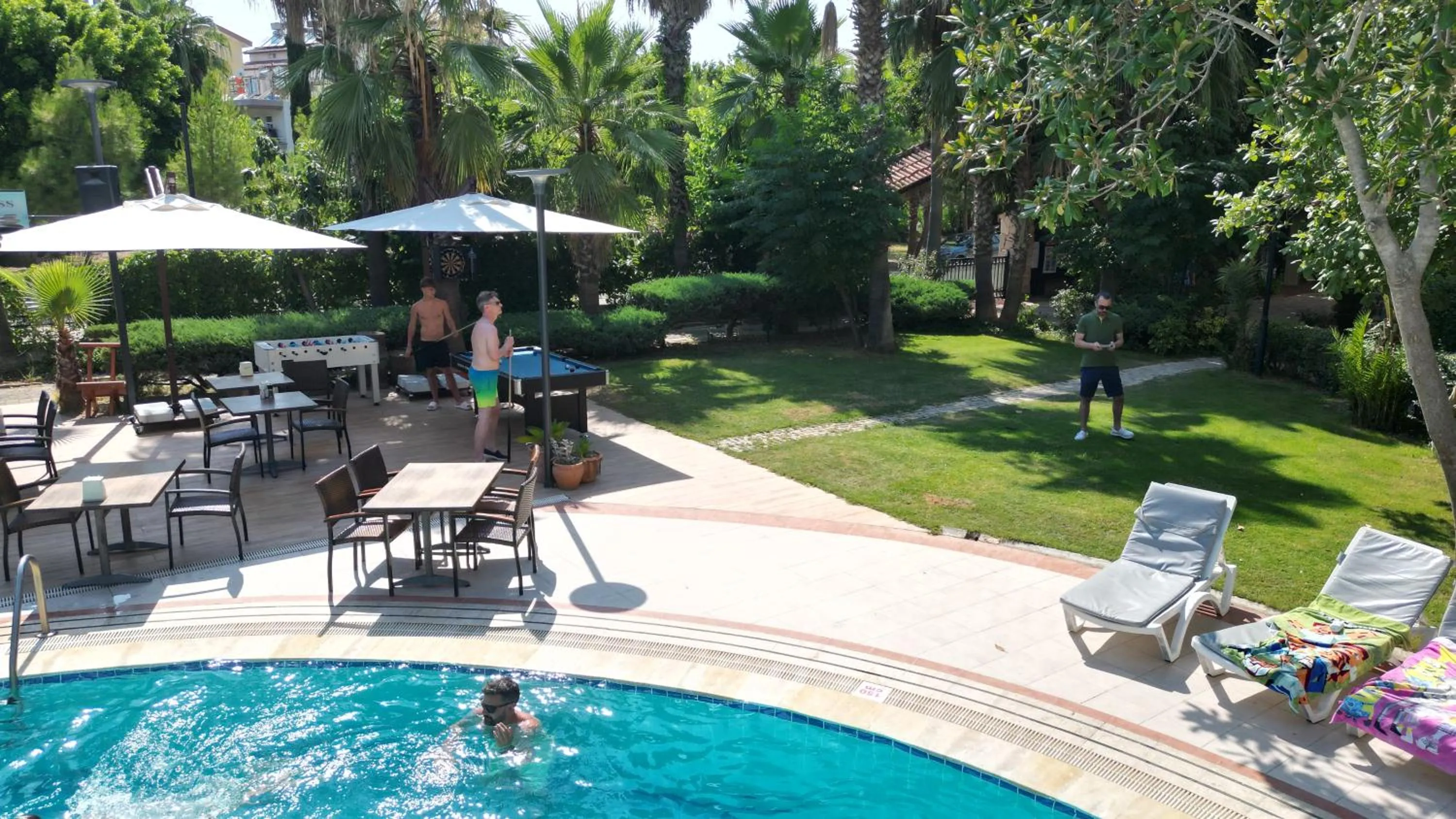 Day in LEMAS SUITE HOTEL