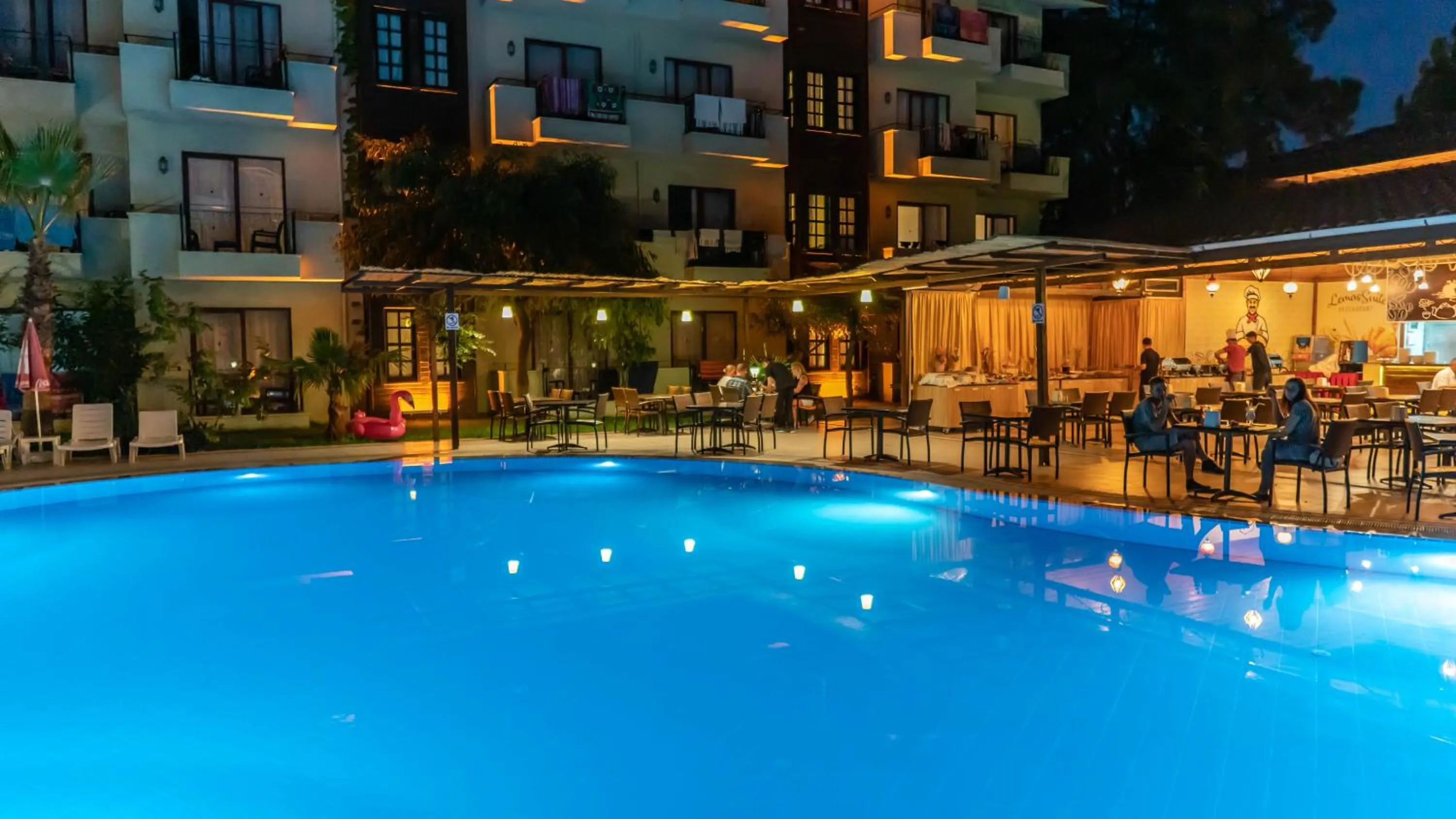 Night in LEMAS SUITE HOTEL