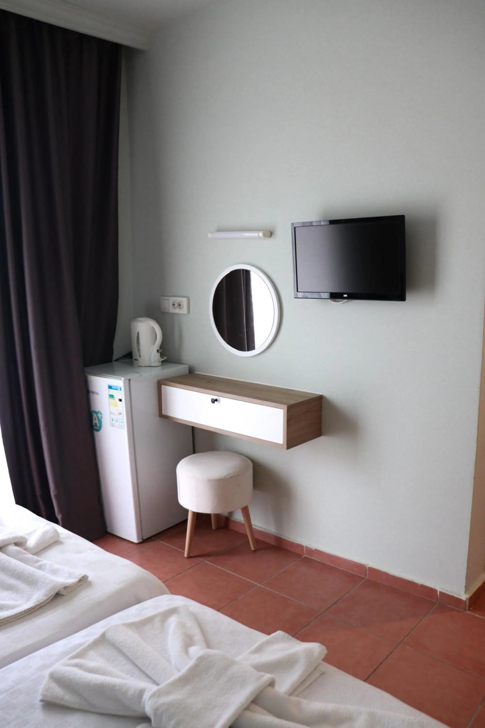 TV and multimedia, Bed in LEMAS SUITE HOTEL