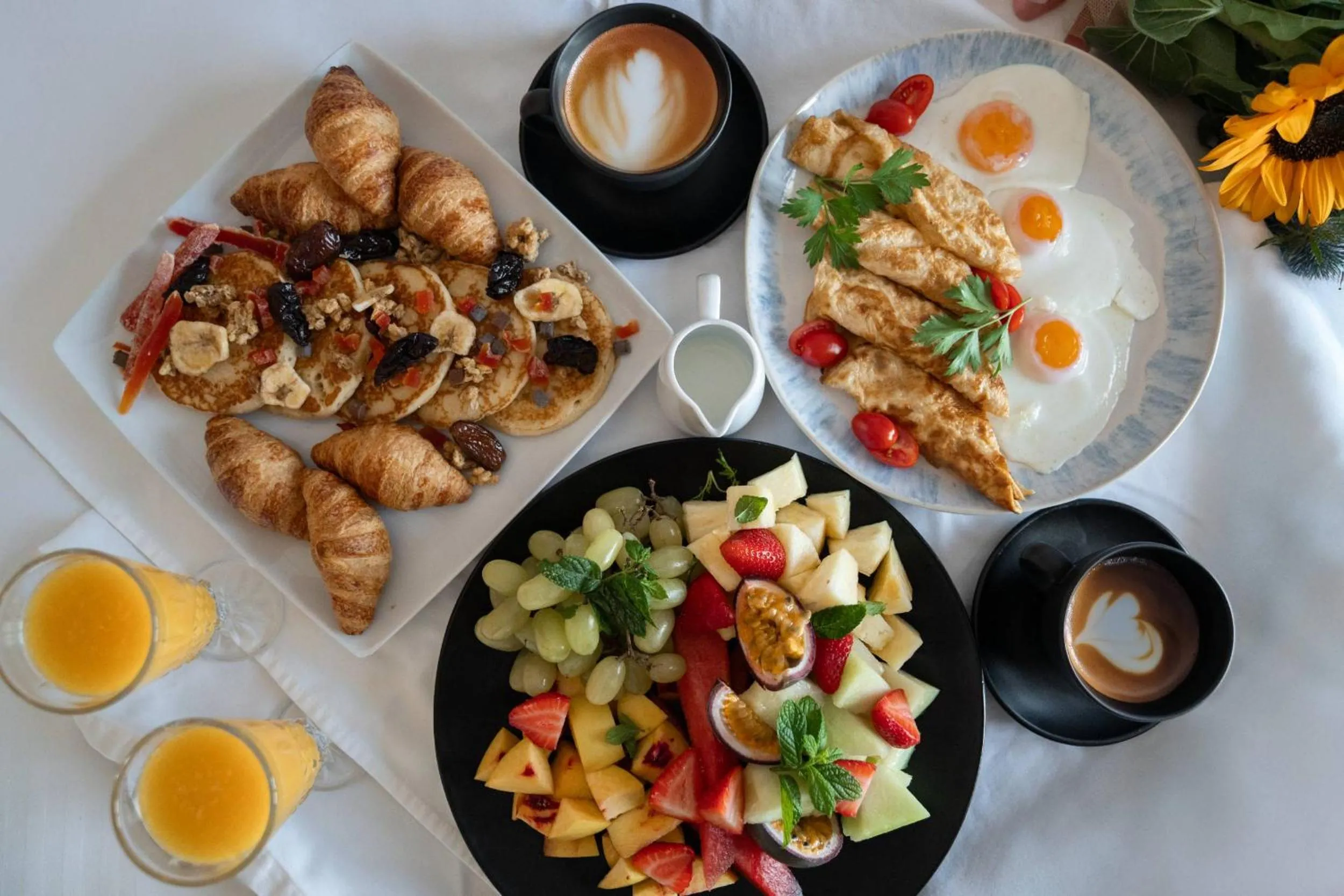 Restaurant/places to eat in Tharroe of Mykonos Boutique Hotel