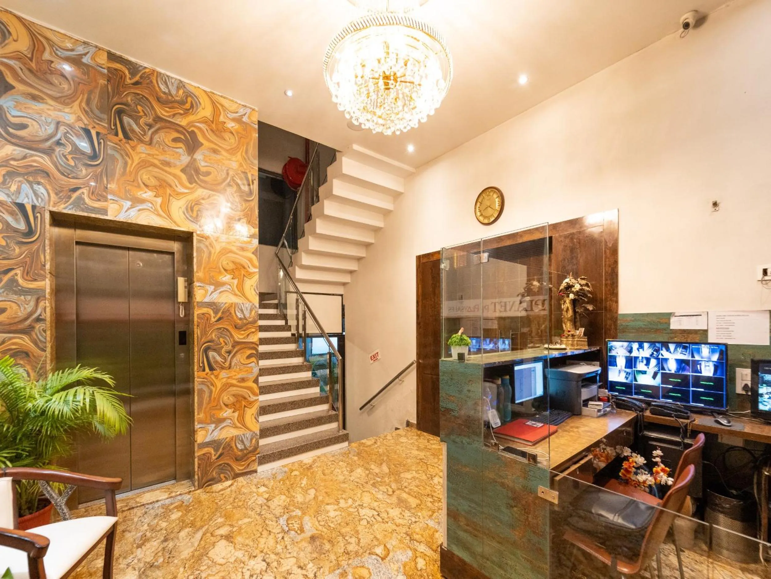 Lobby or reception in The Byke Business Hotel - Signature Planet Vijay Nagar