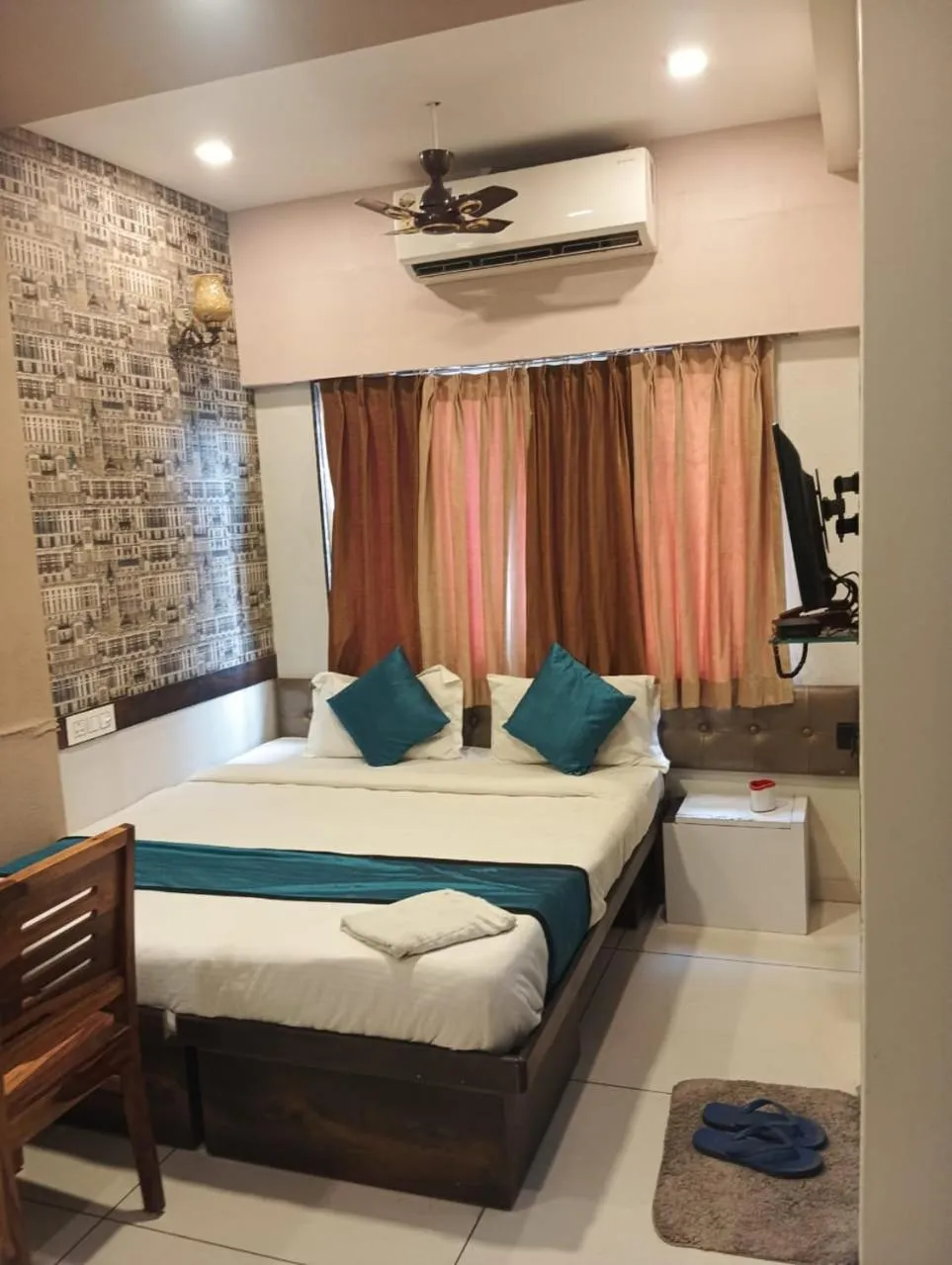 room service, Bed in The Byke Business Hotel - Signature Planet Vijay Nagar