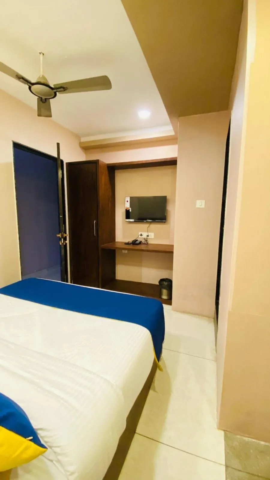 Bed in The Byke Business Hotel - Signature Planet Vijay Nagar