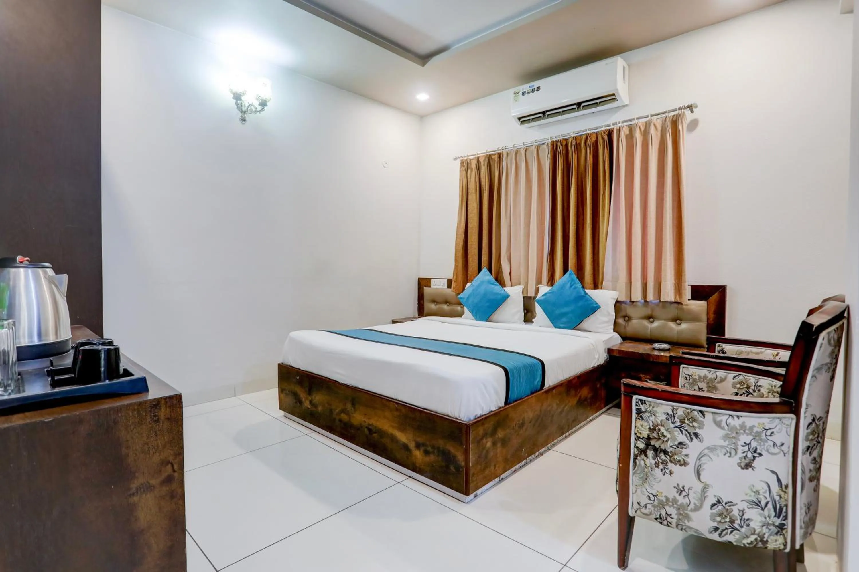 room service, Bed in The Byke Business Hotel - Signature Planet Vijay Nagar