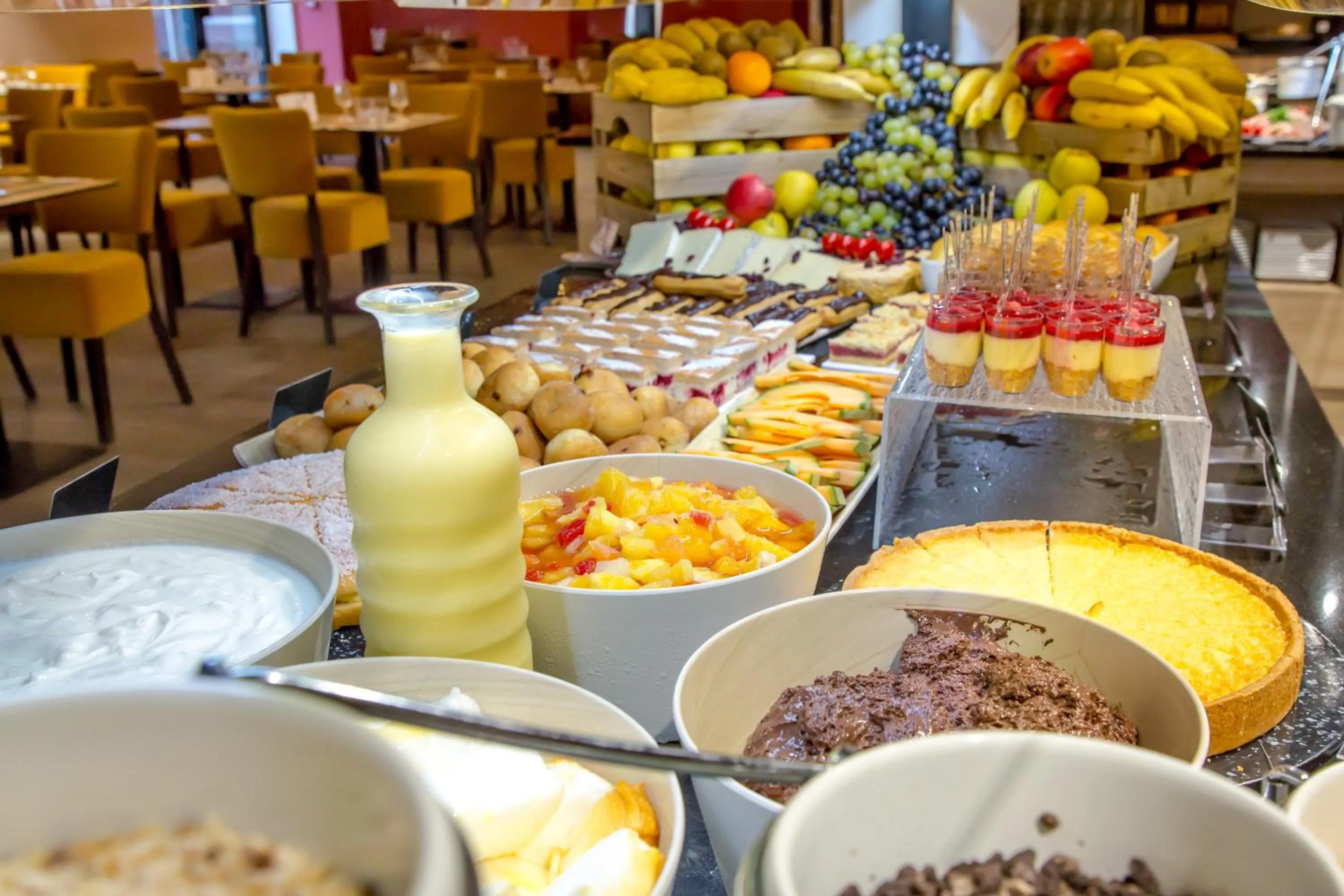 Restaurant/places to eat in SOWELL Family Grau du Roi