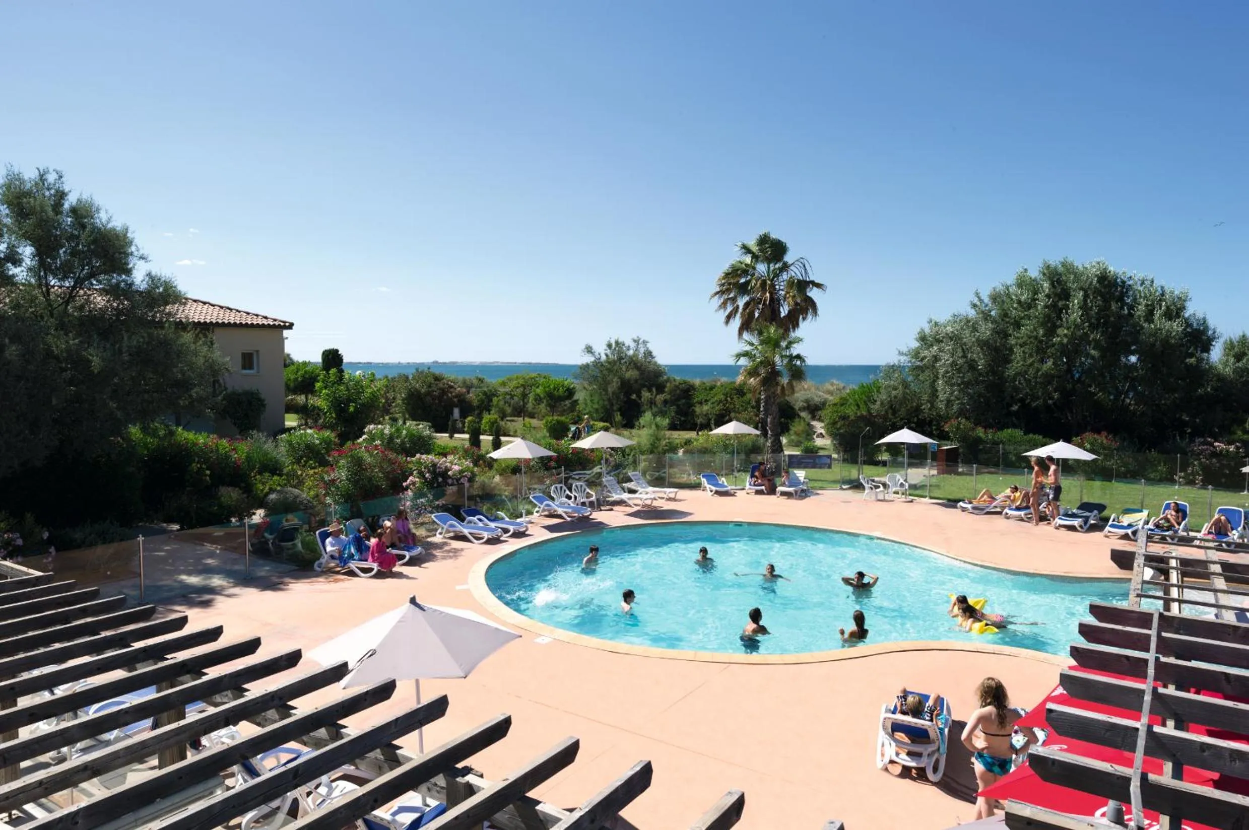 Swimming pool in SOWELL Family Grau du Roi