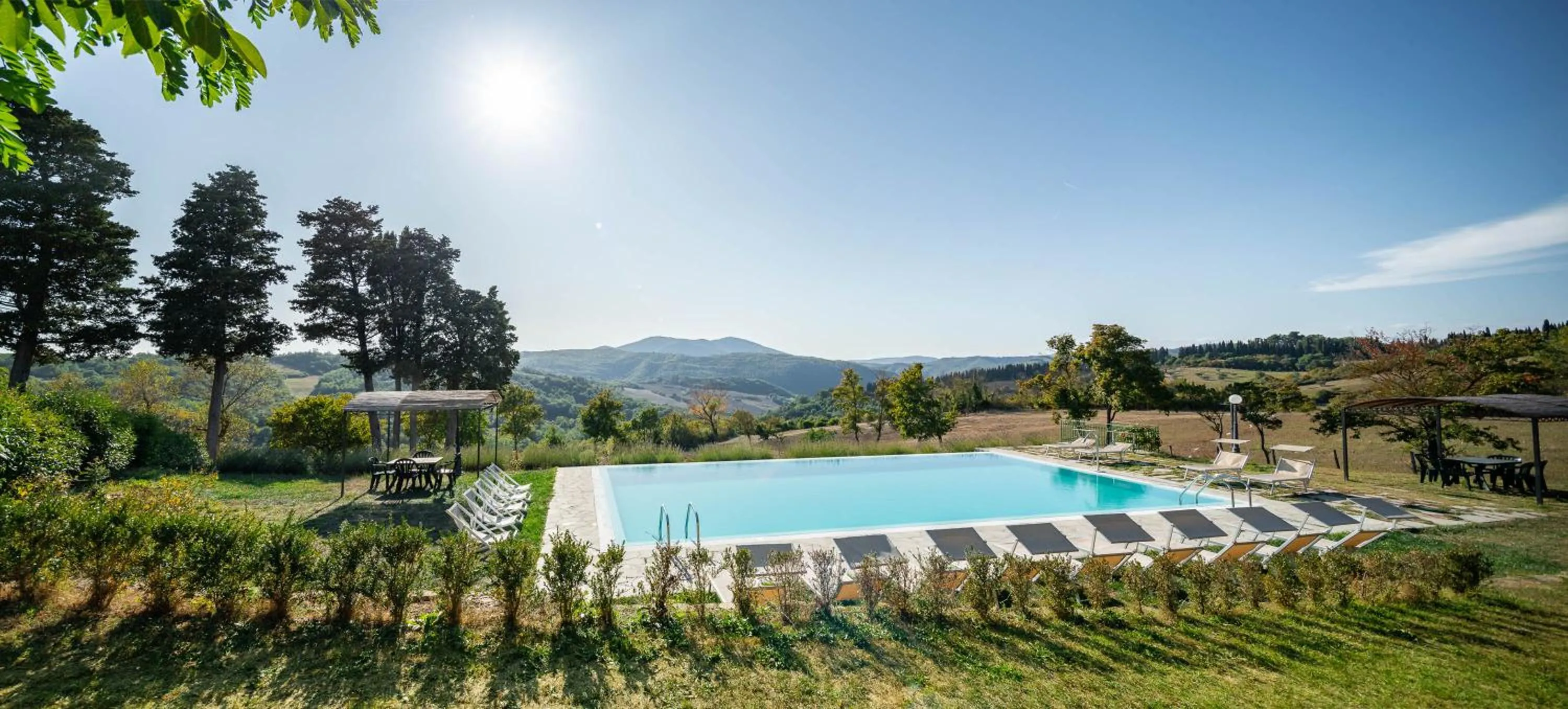 Swimming pool in Residenza le Colline del Paradiso