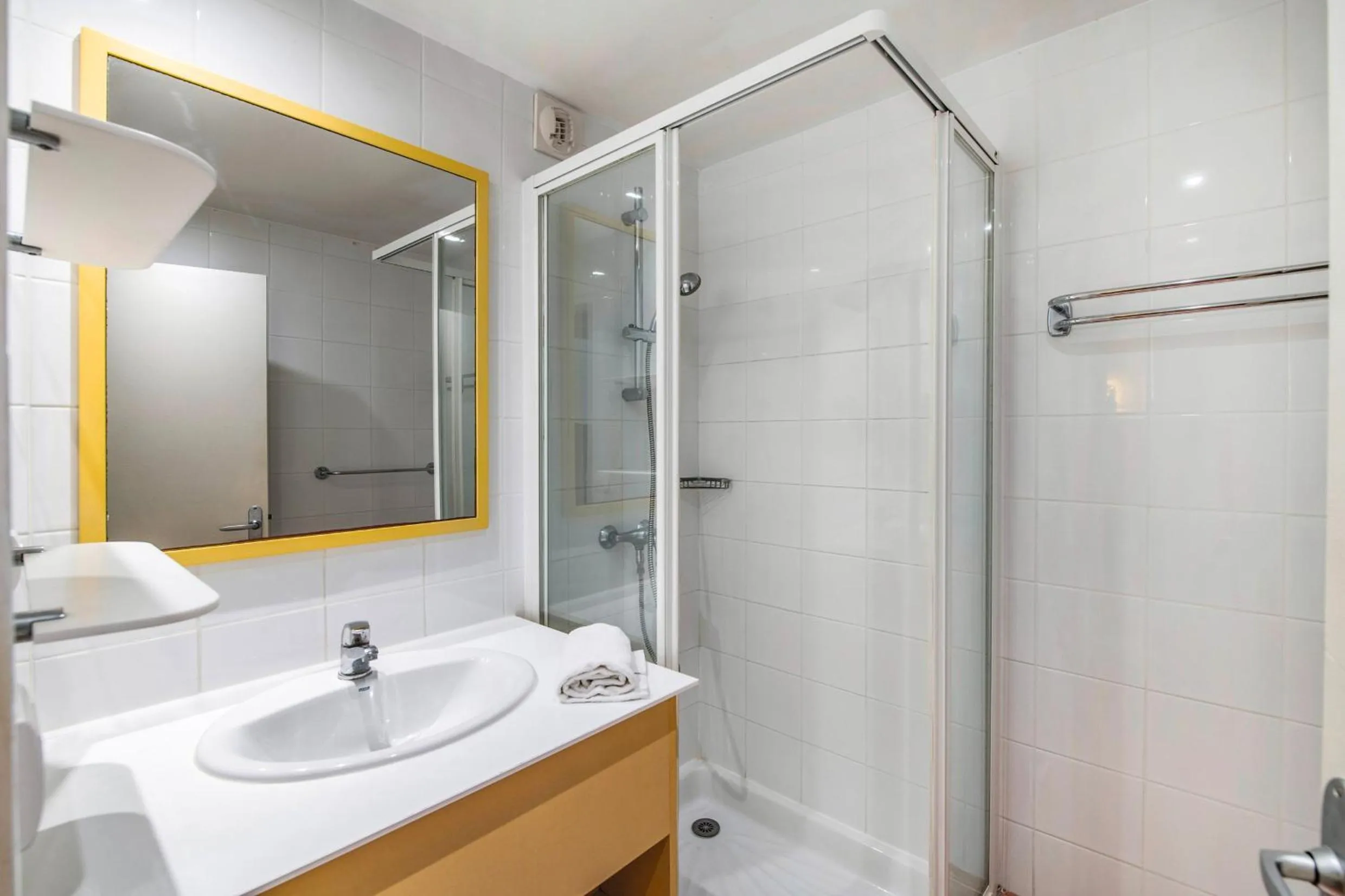 Bathroom in SOWELL RESIDENCES Les Sablons