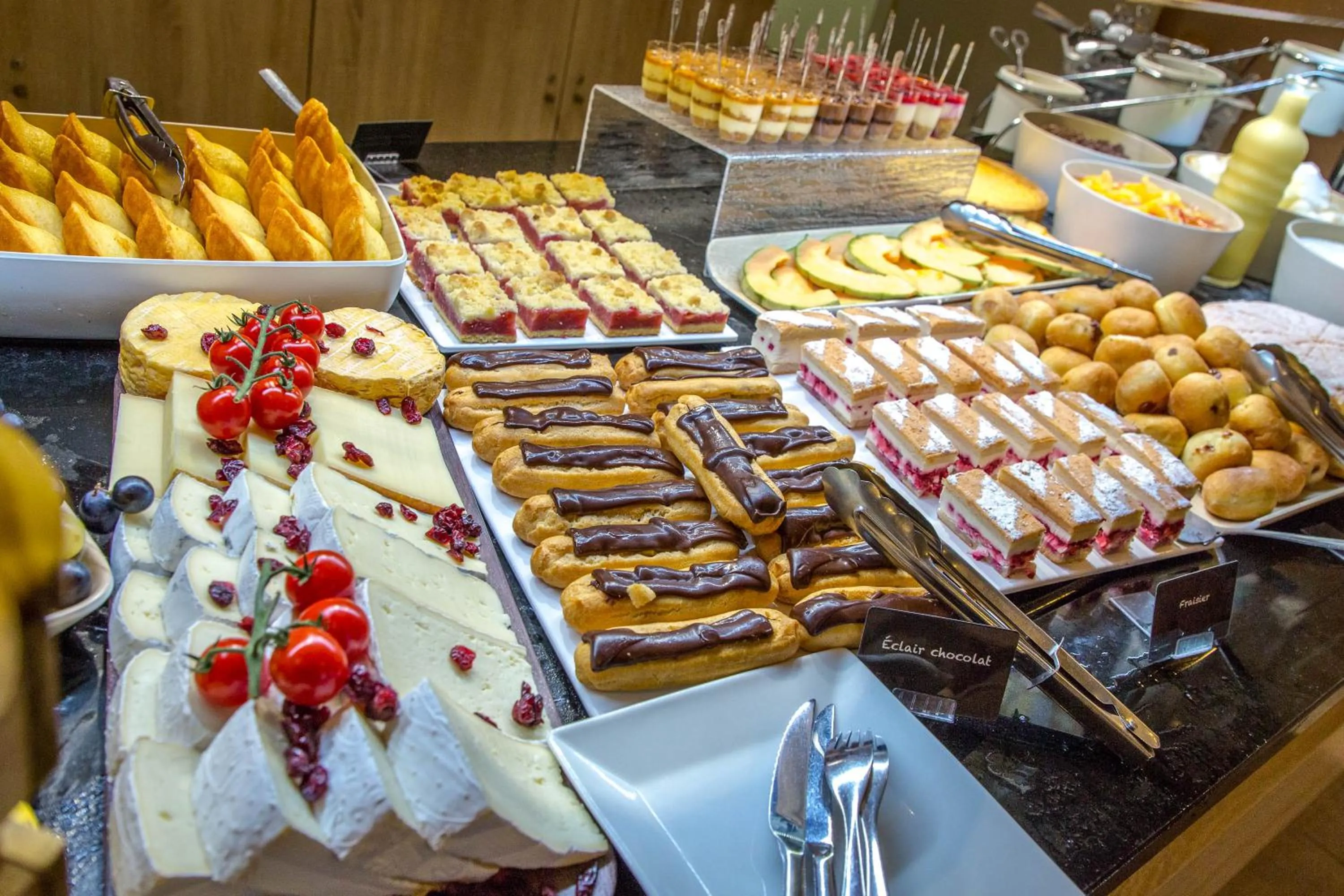 Restaurant/places to eat in SOWELL RESIDENCES Les Sablons