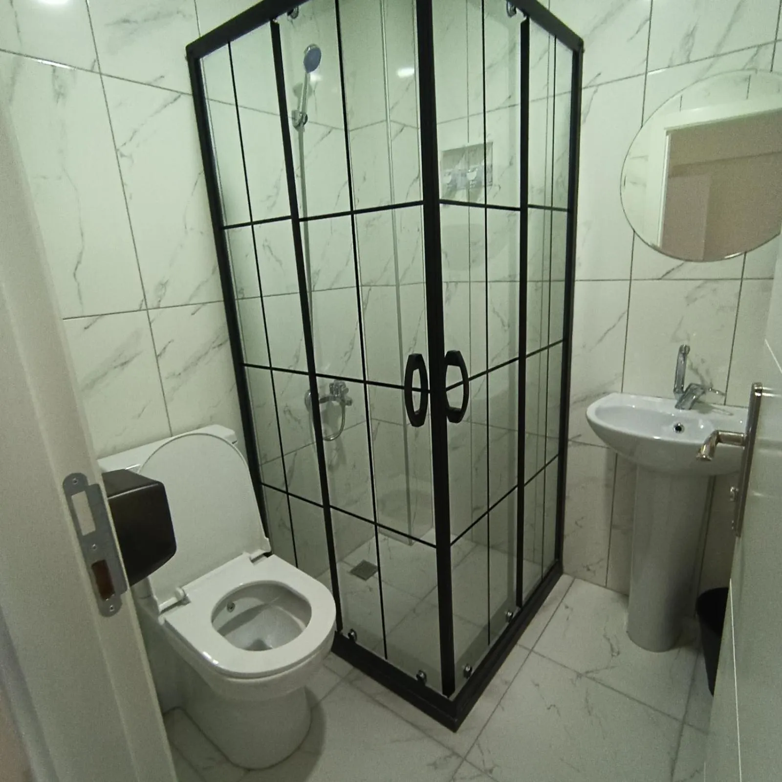 Shower in Deeps Hostel Ankara 2