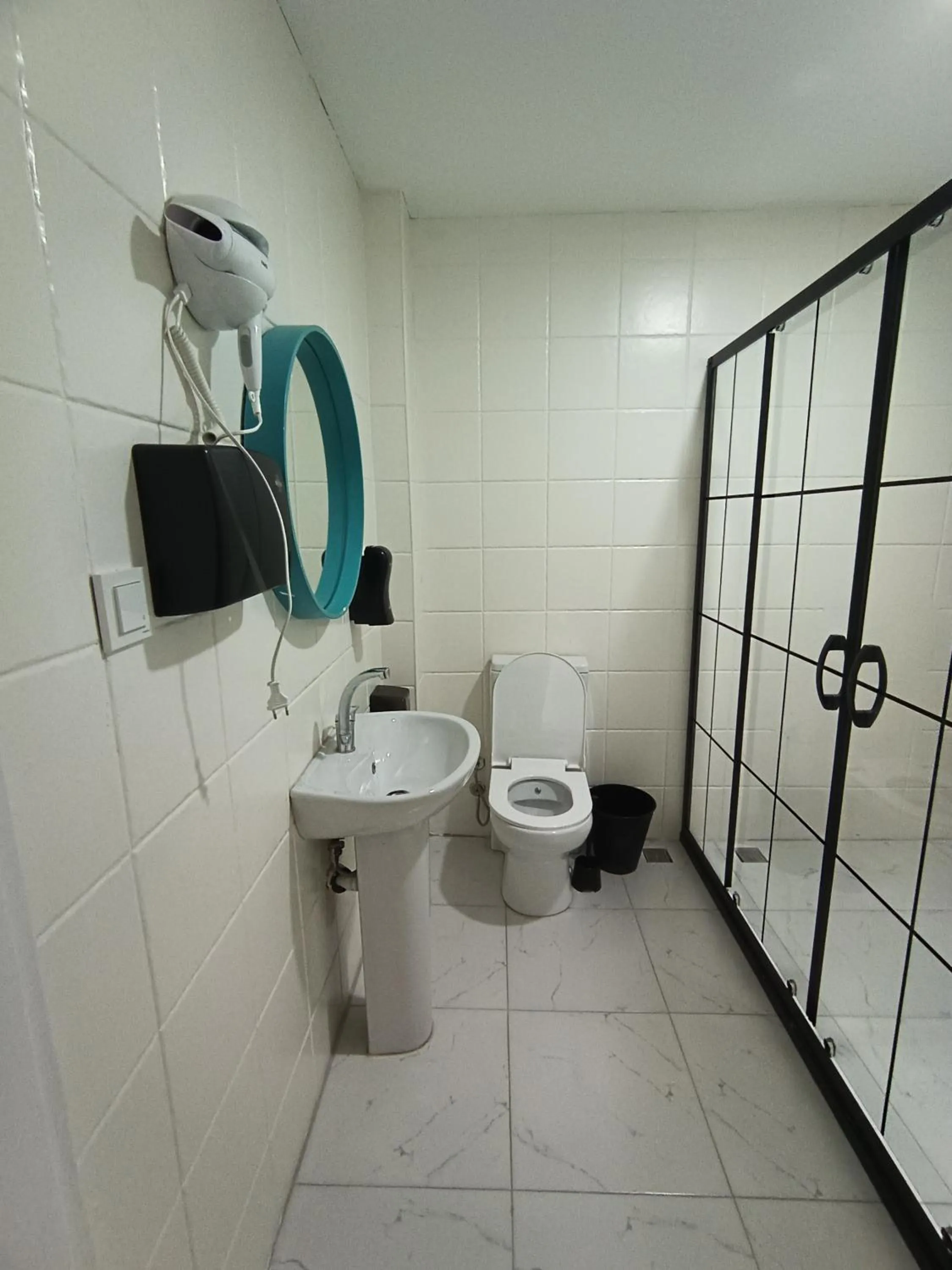 Bathroom in Deeps Hostel Ankara 2