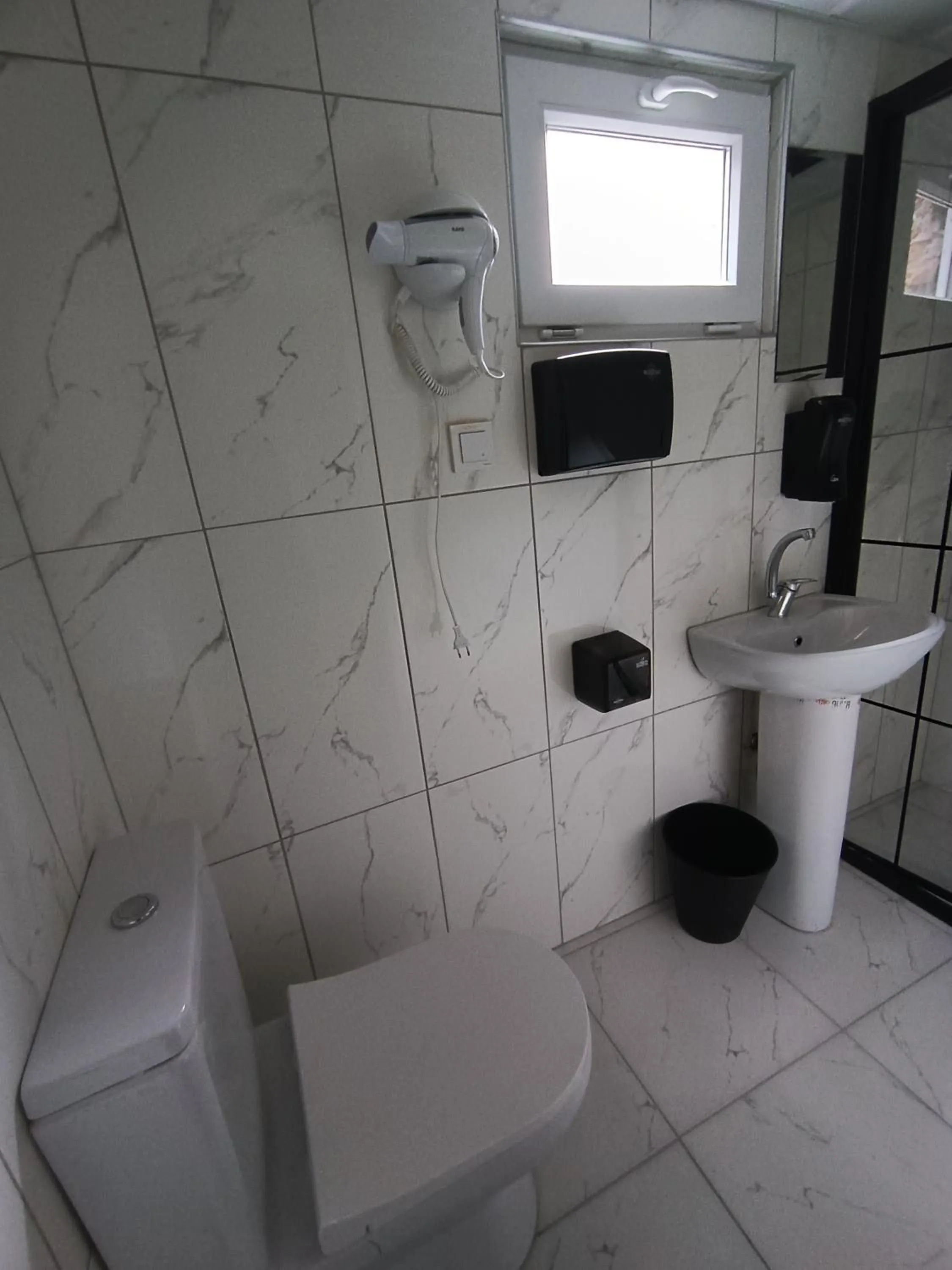 Bathroom in Deeps Hostel Ankara 2
