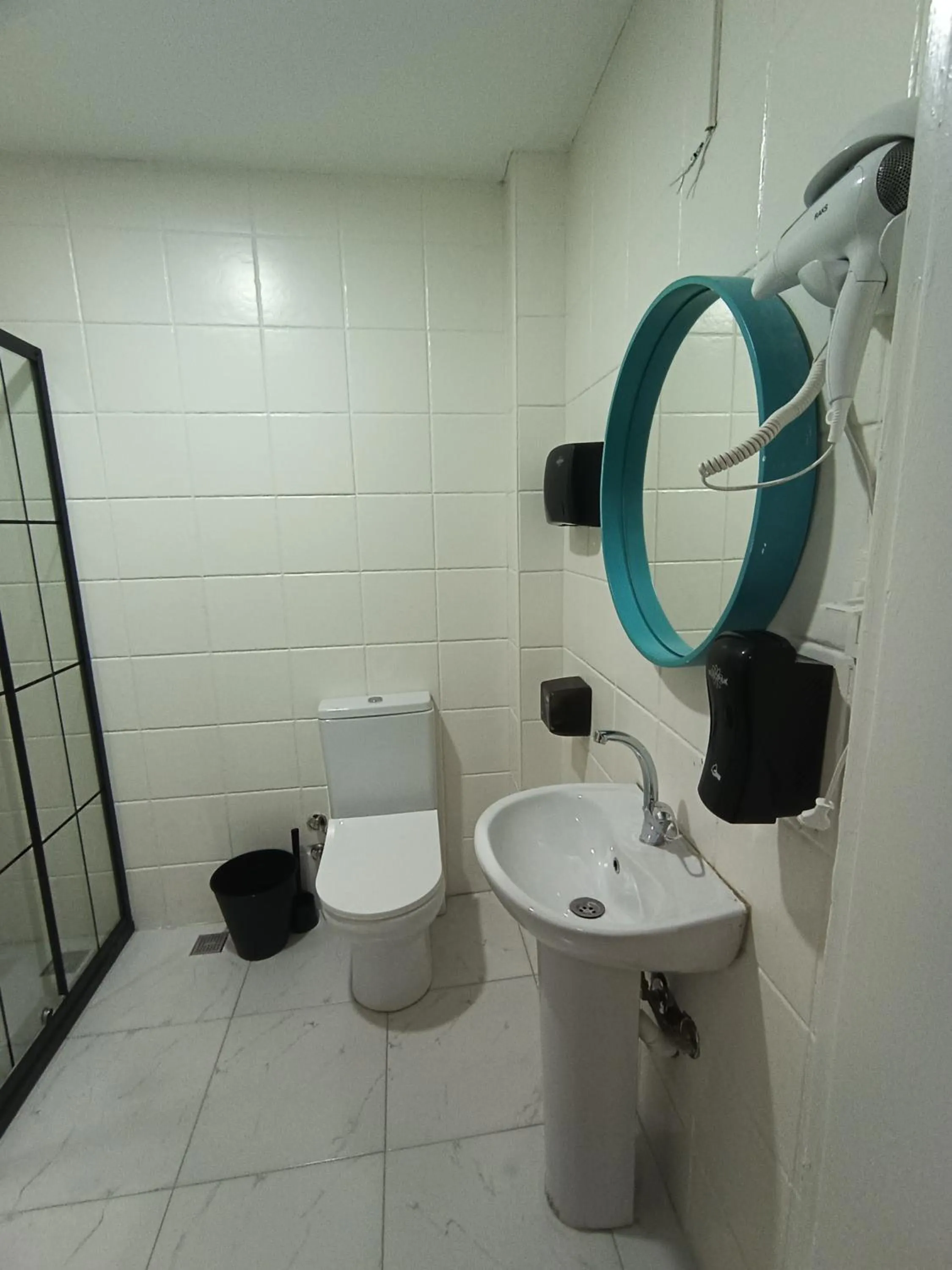 Bathroom in Deeps Hostel Ankara 2