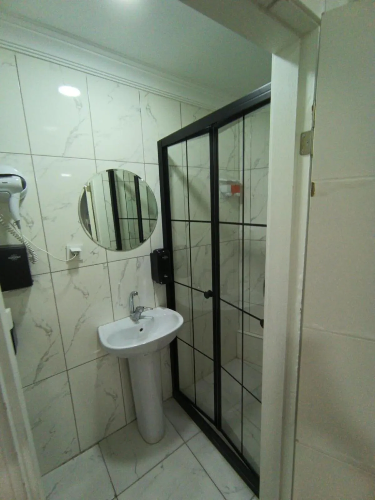 Bathroom in Deeps Hostel Ankara 2