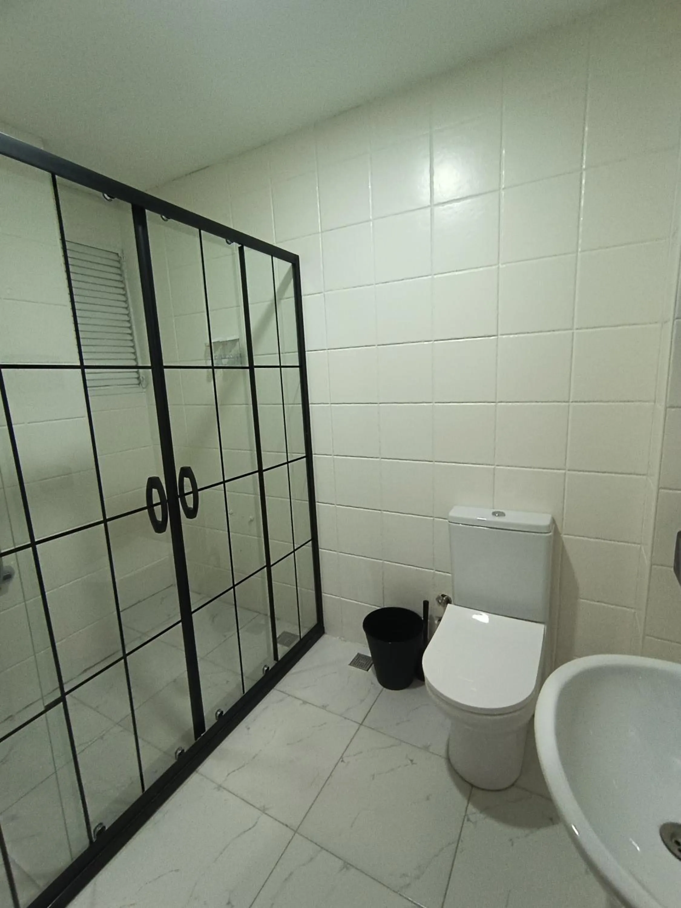 Bathroom in Deeps Hostel Ankara 2