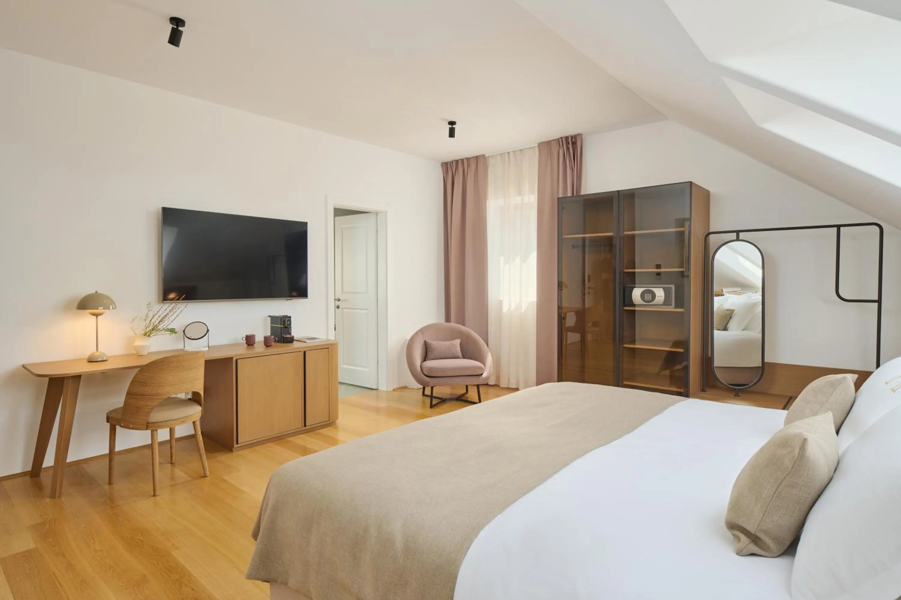 Bedroom, Bed in Palace Natali