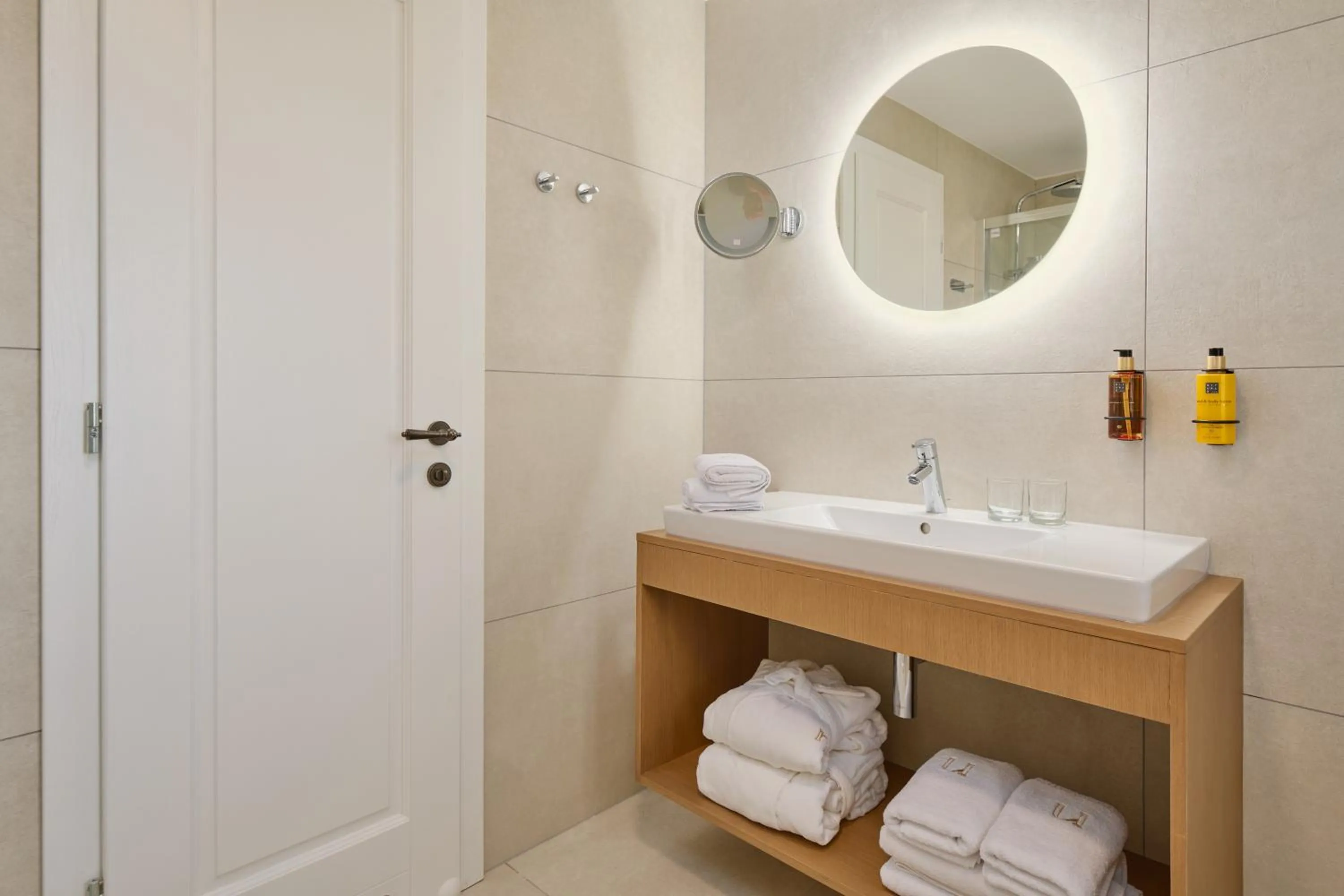 Bathroom in Palace Natali