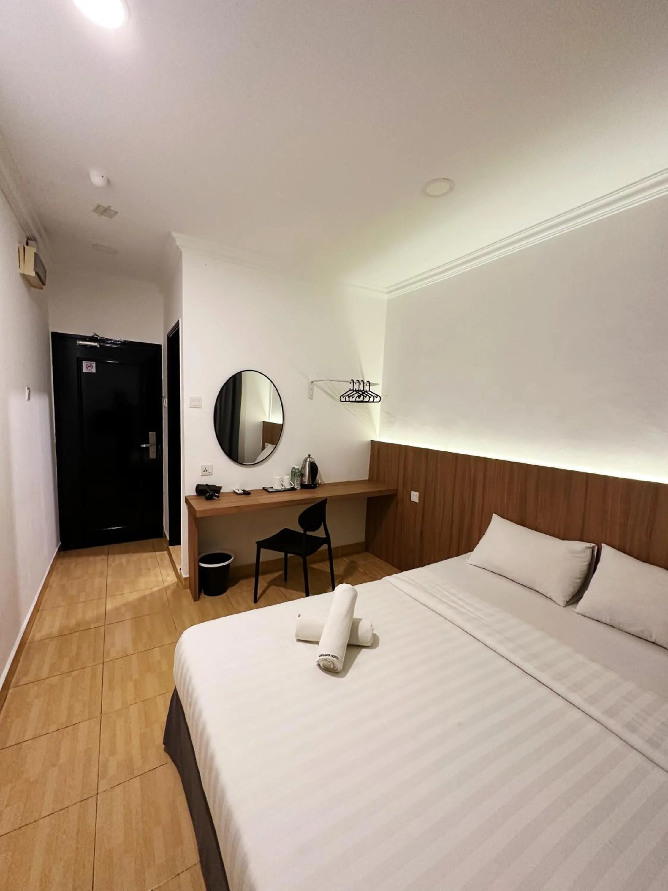 Bedroom, Bed in Gemilang Hotel