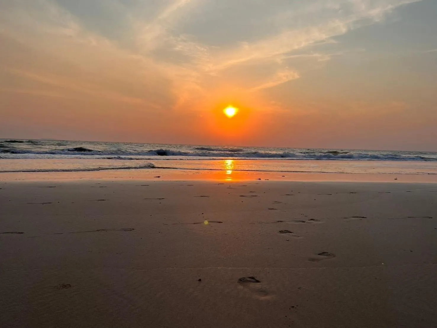 Sunrise in Thungwua laen resort