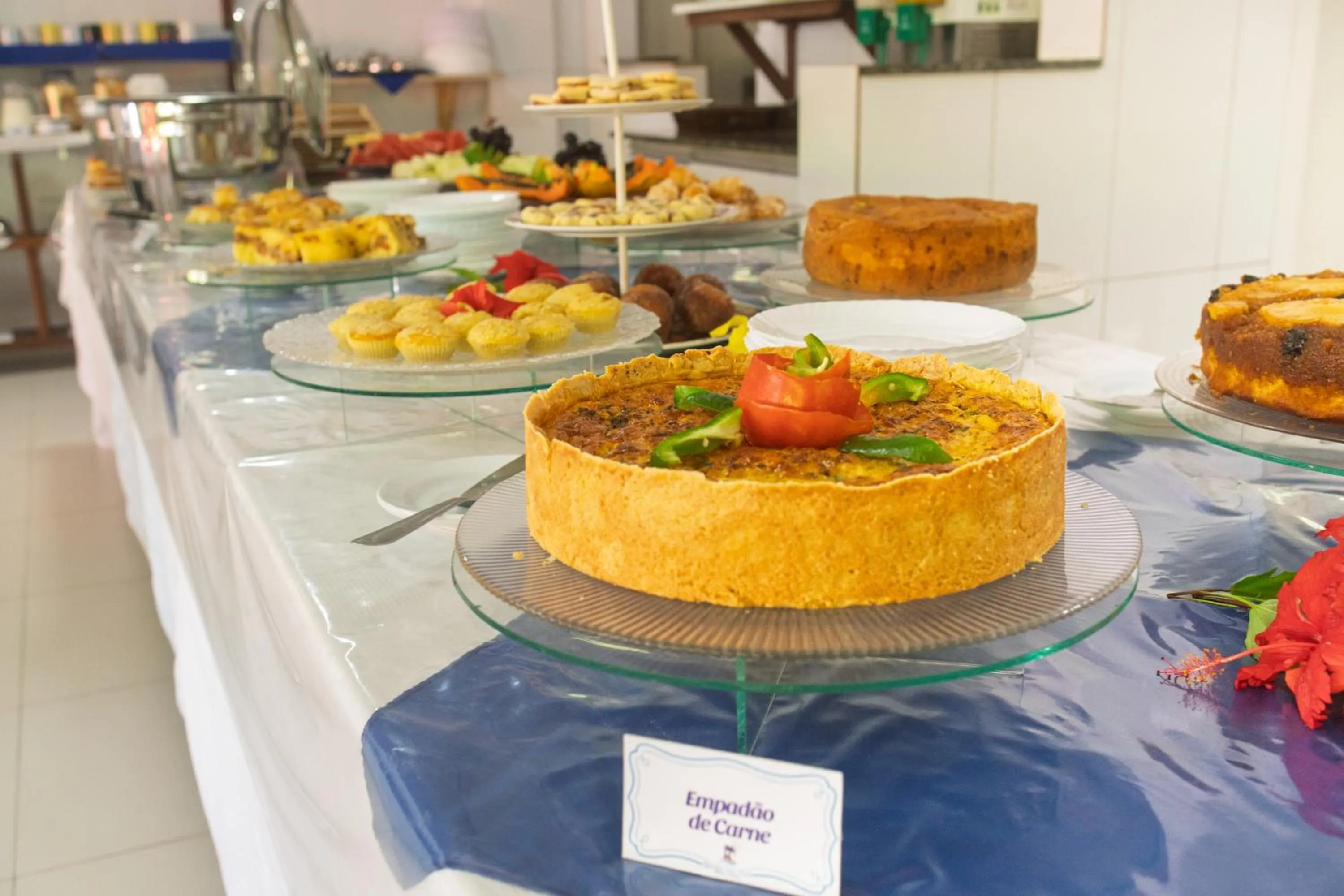 Buffet breakfast in Brisa do Mar Praia Hotel