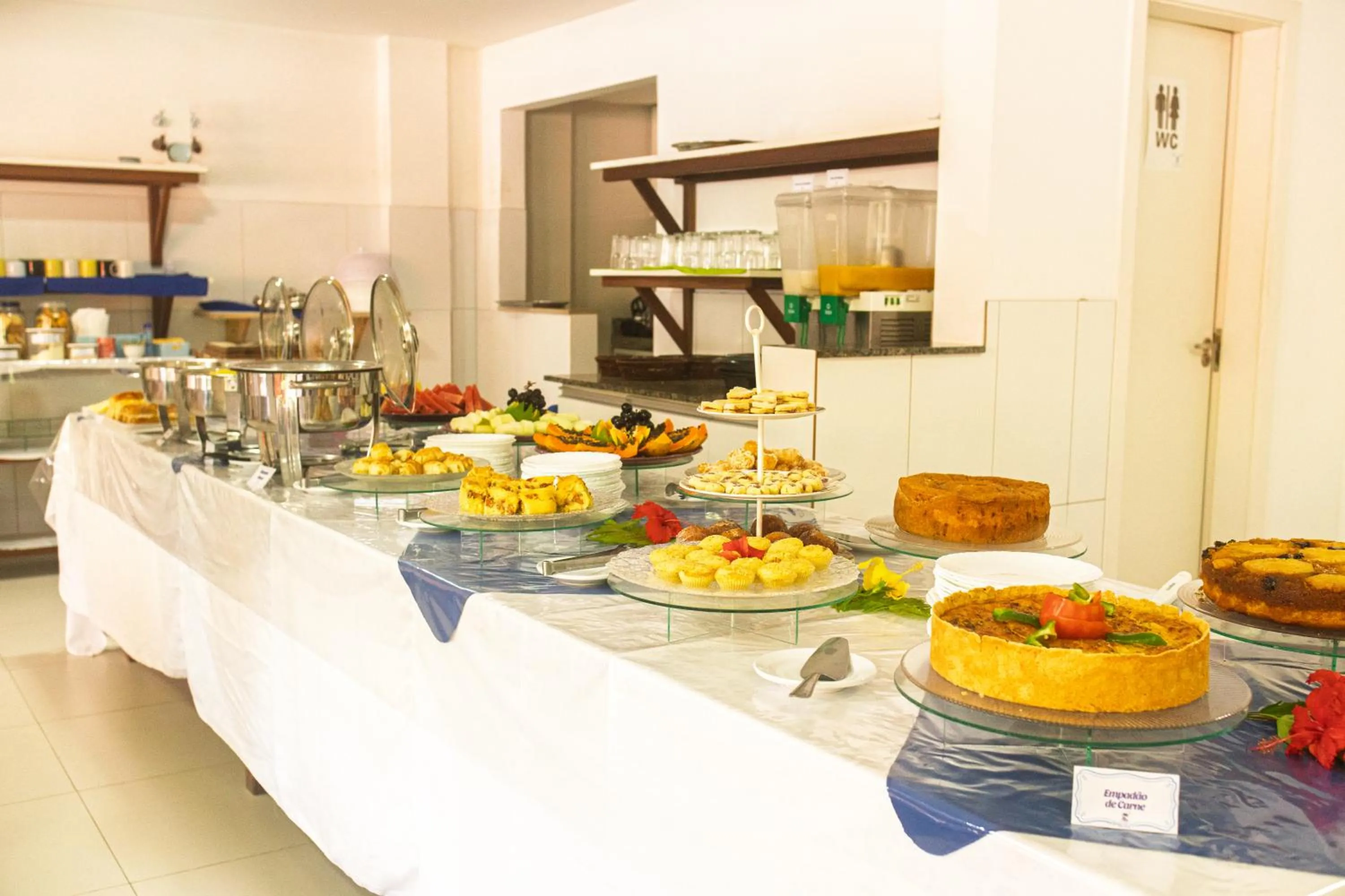 Buffet breakfast in Brisa do Mar Praia Hotel