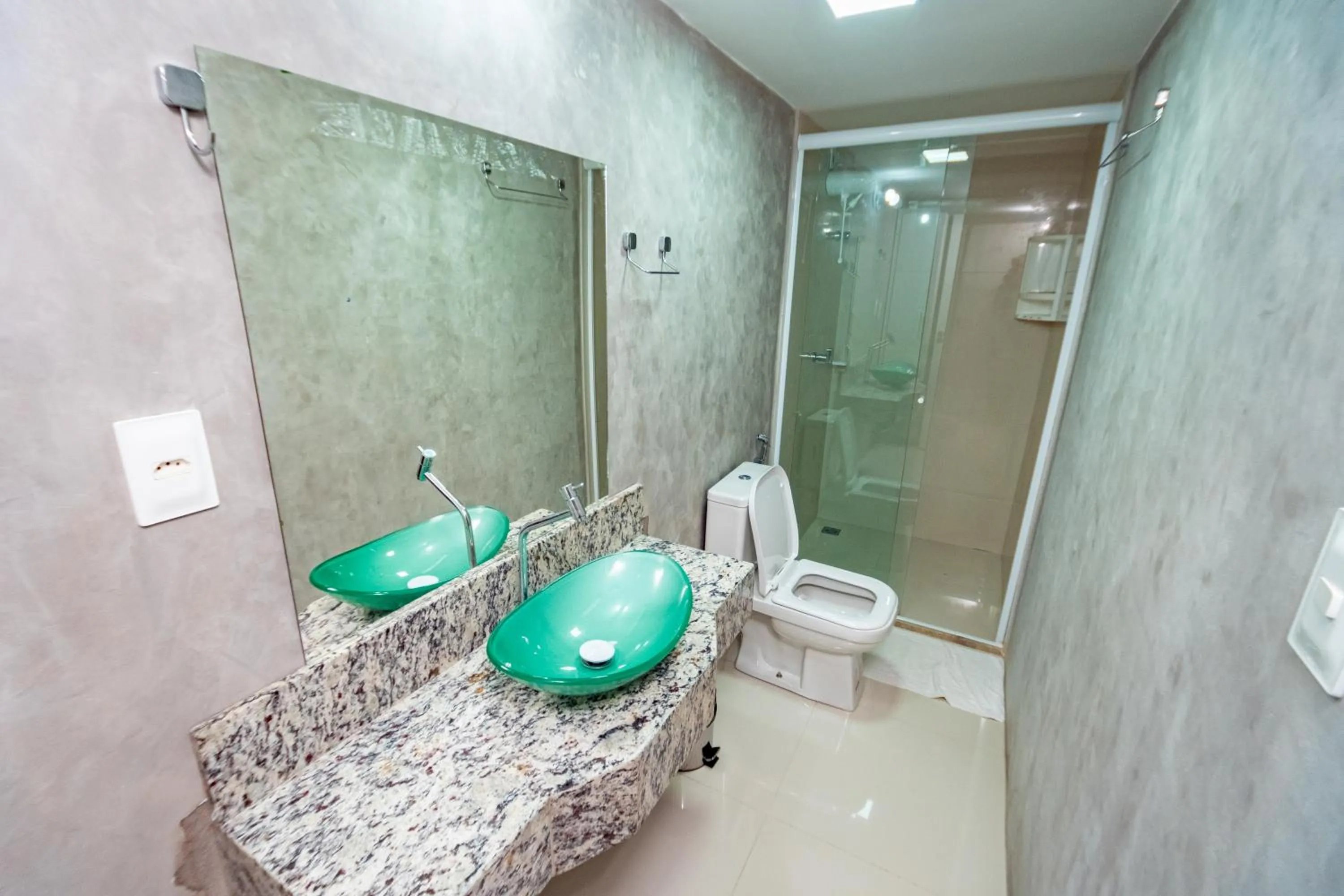 Bathroom in Brisa do Mar Praia Hotel