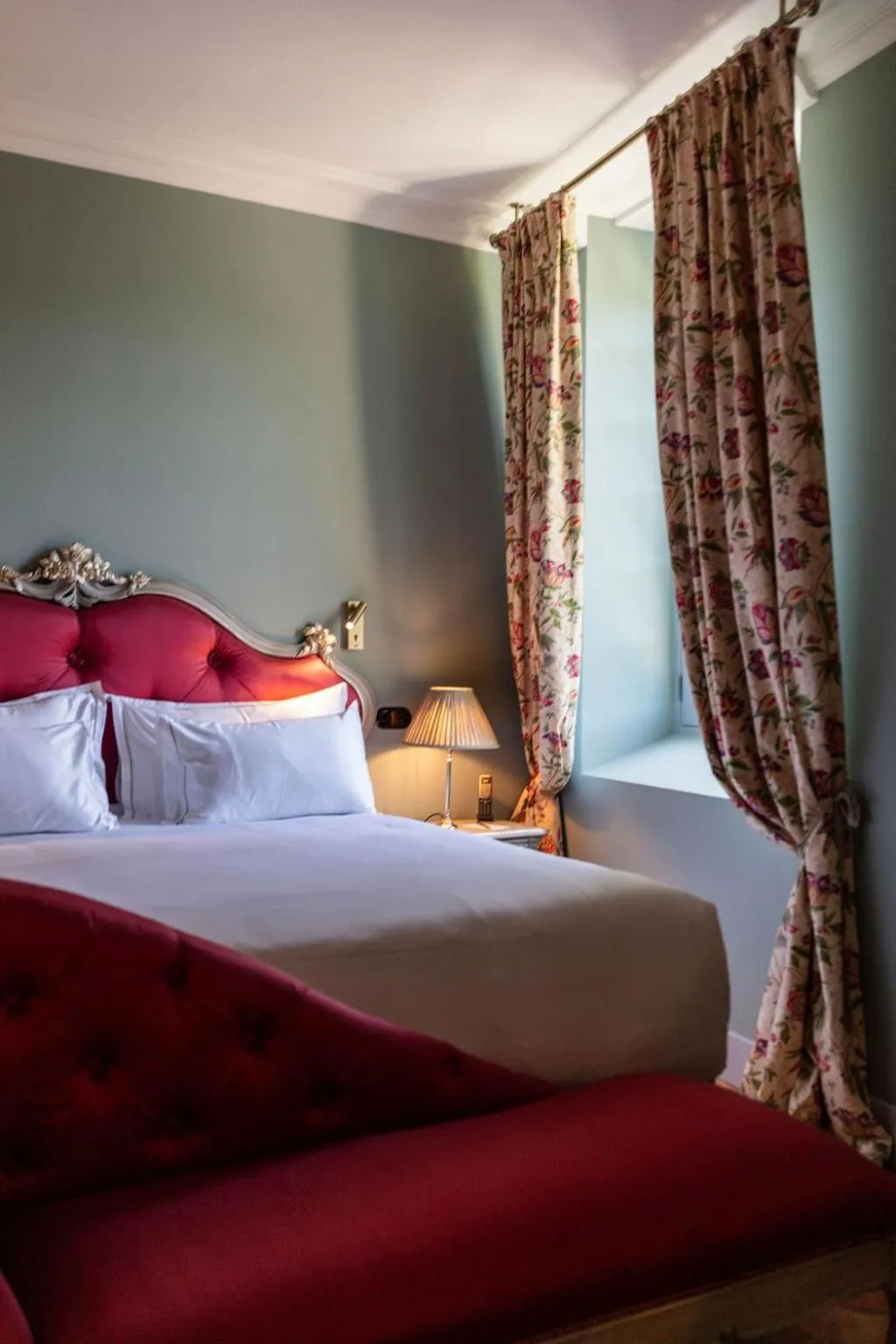 Bedroom, Bed in Château de Collias