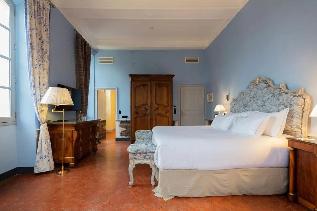 Photo of the whole room, Bed in Château de Collias - Maison de Vacances