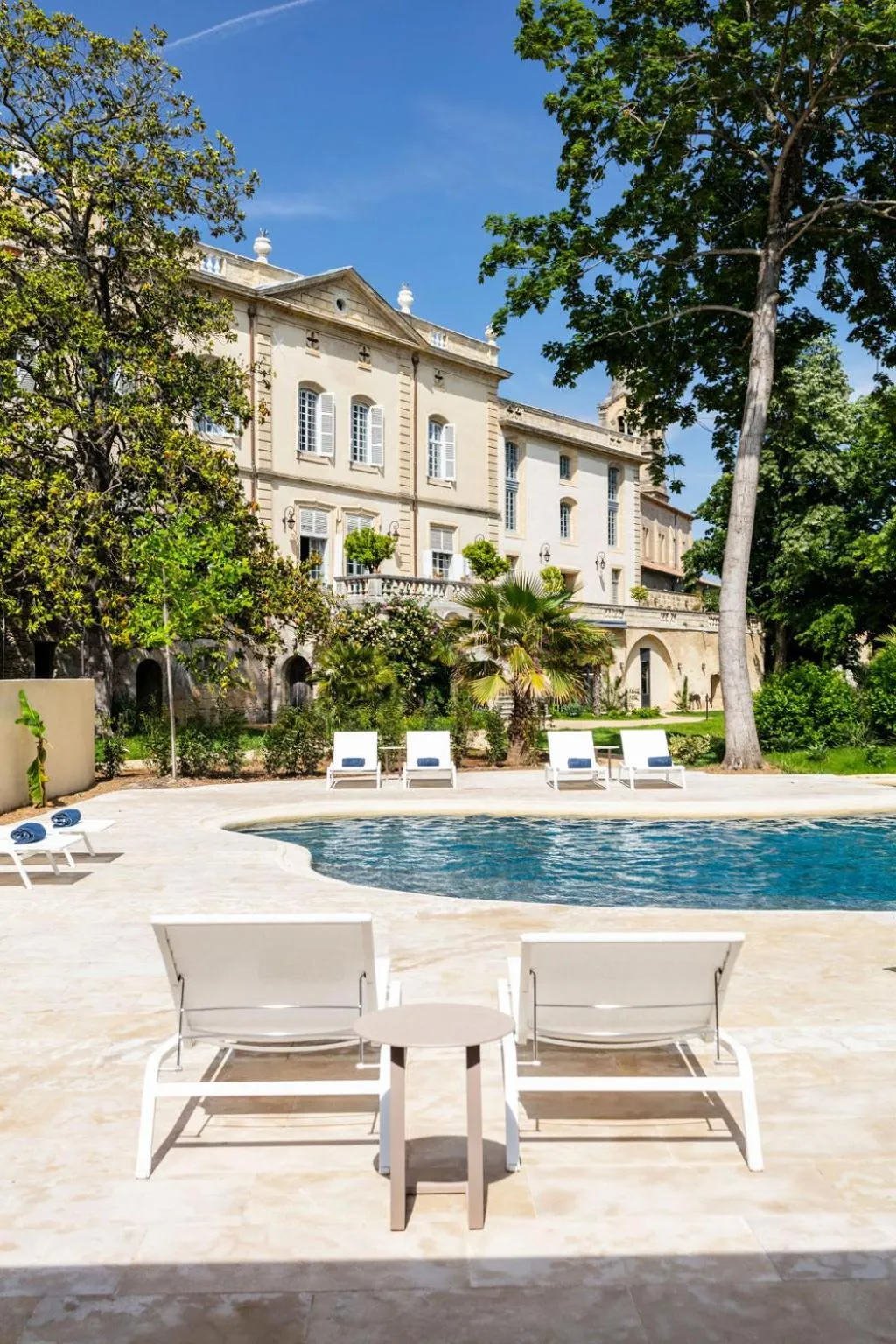 Swimming pool in Château de Collias