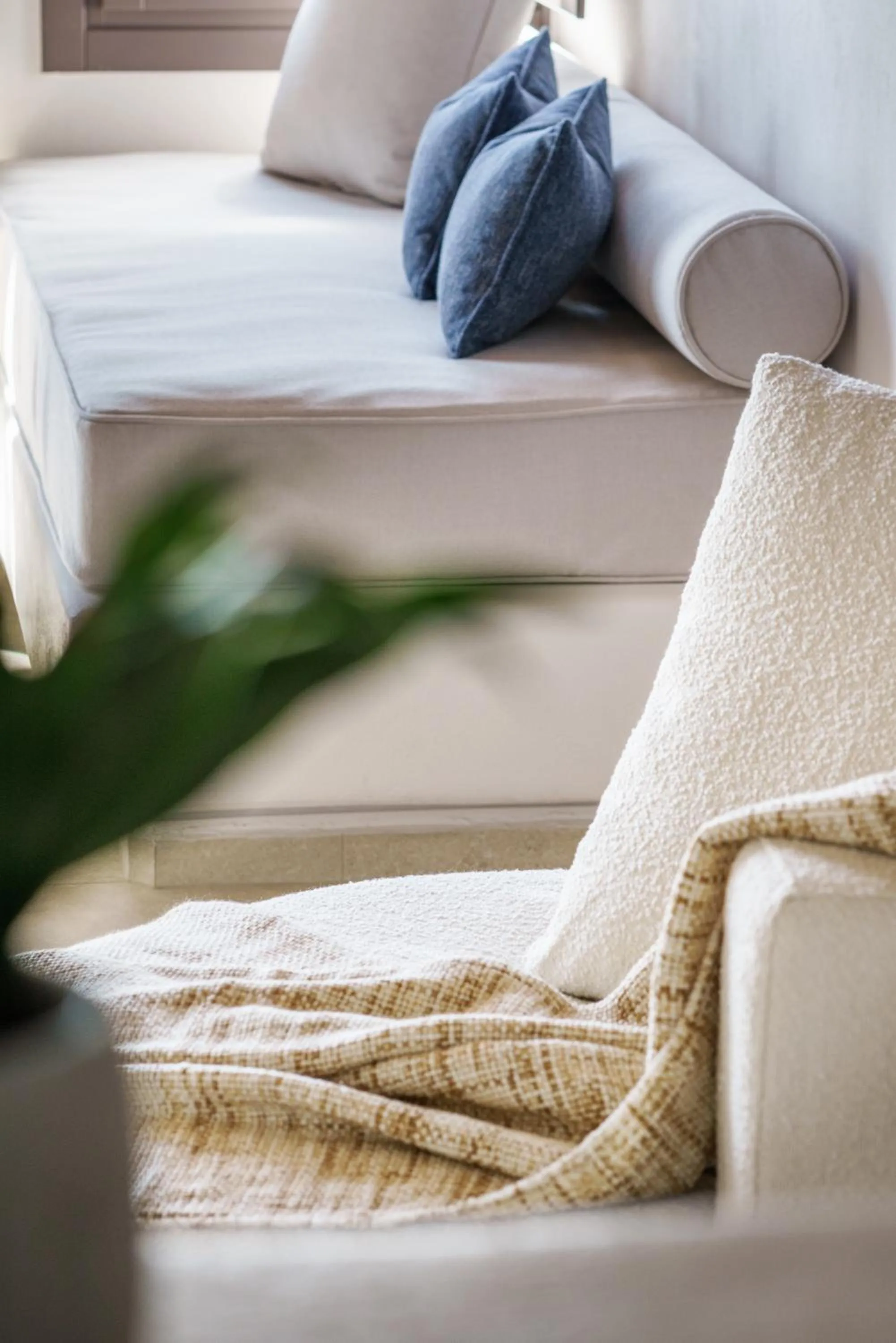 Living room in Pelican Bay Hotel