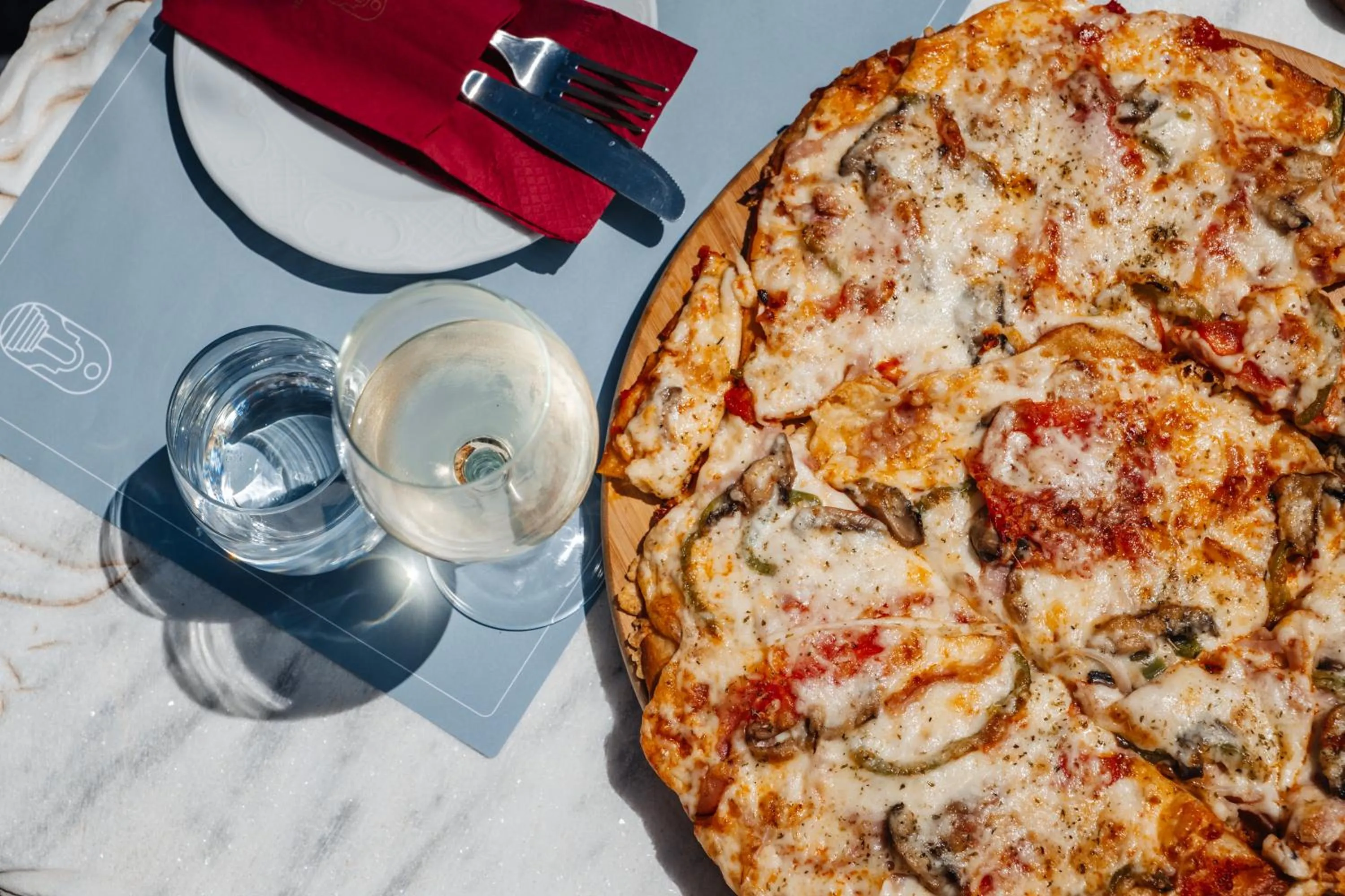 Restaurant/places to eat in Pelican Bay Hotel