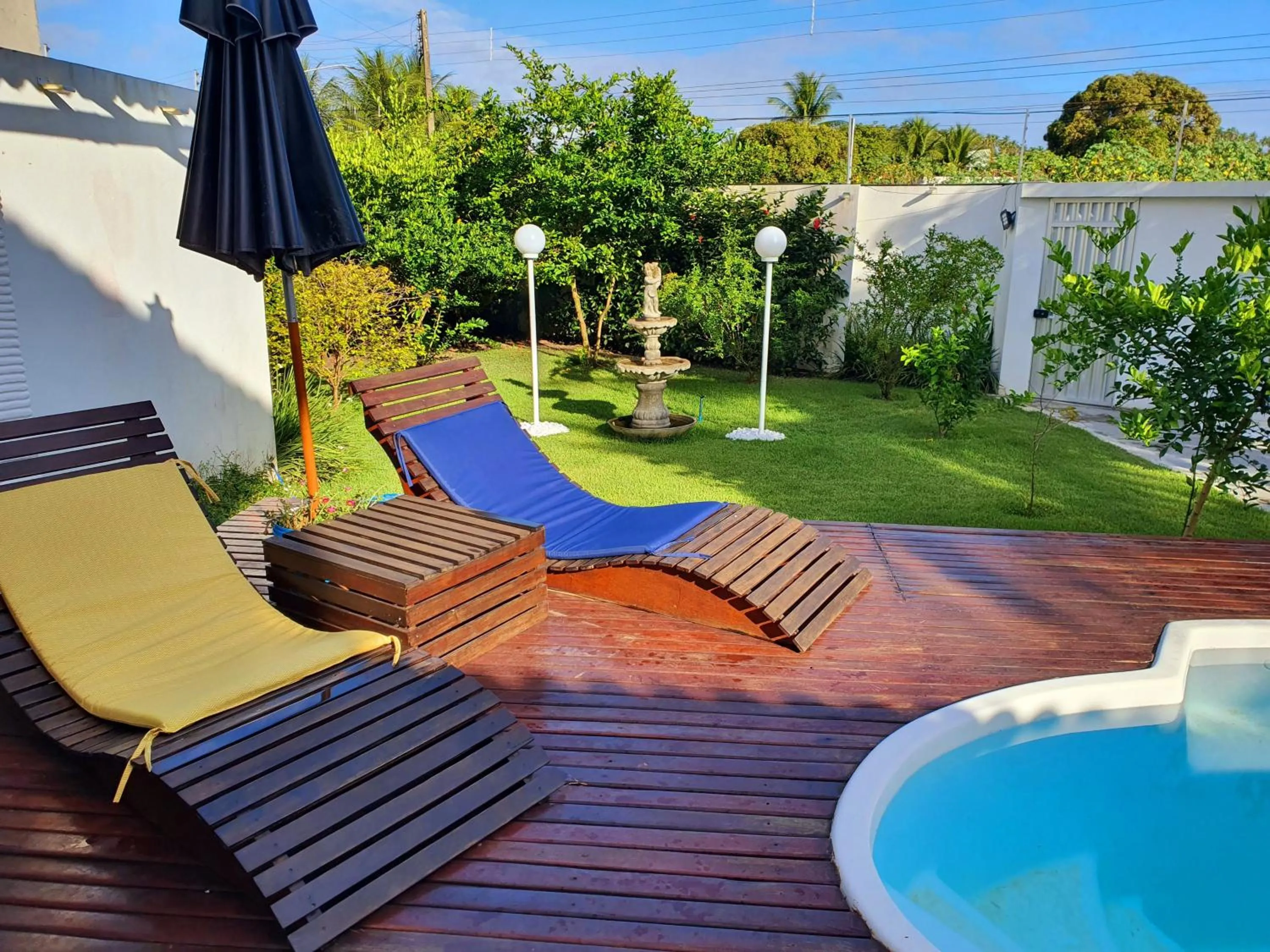 sunbed in Manaí Pousada & Beach Club