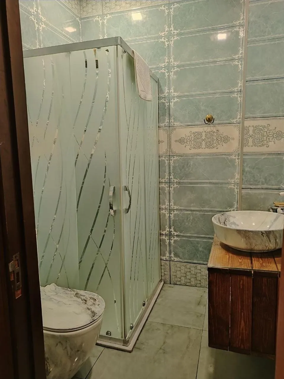 Shower in Qiz Galasi Hotel Baku