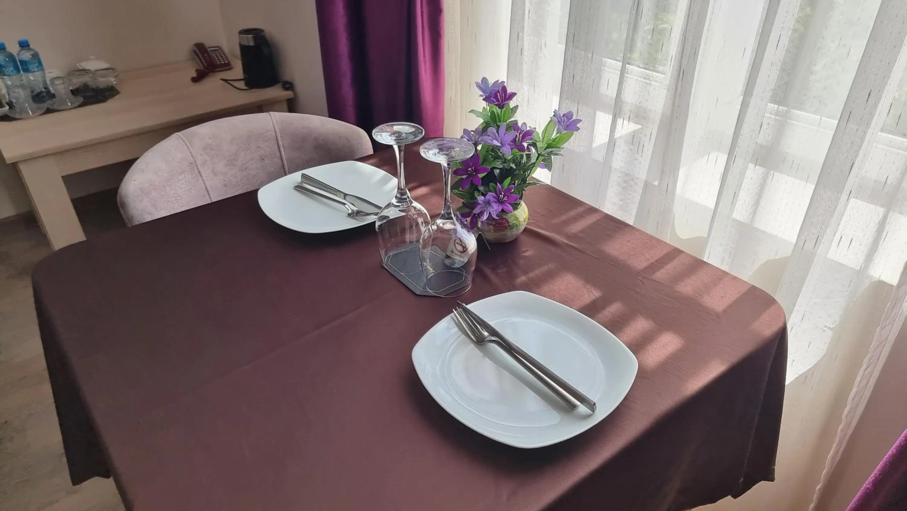 Dining area in Qiz Galasi Hotel Baku