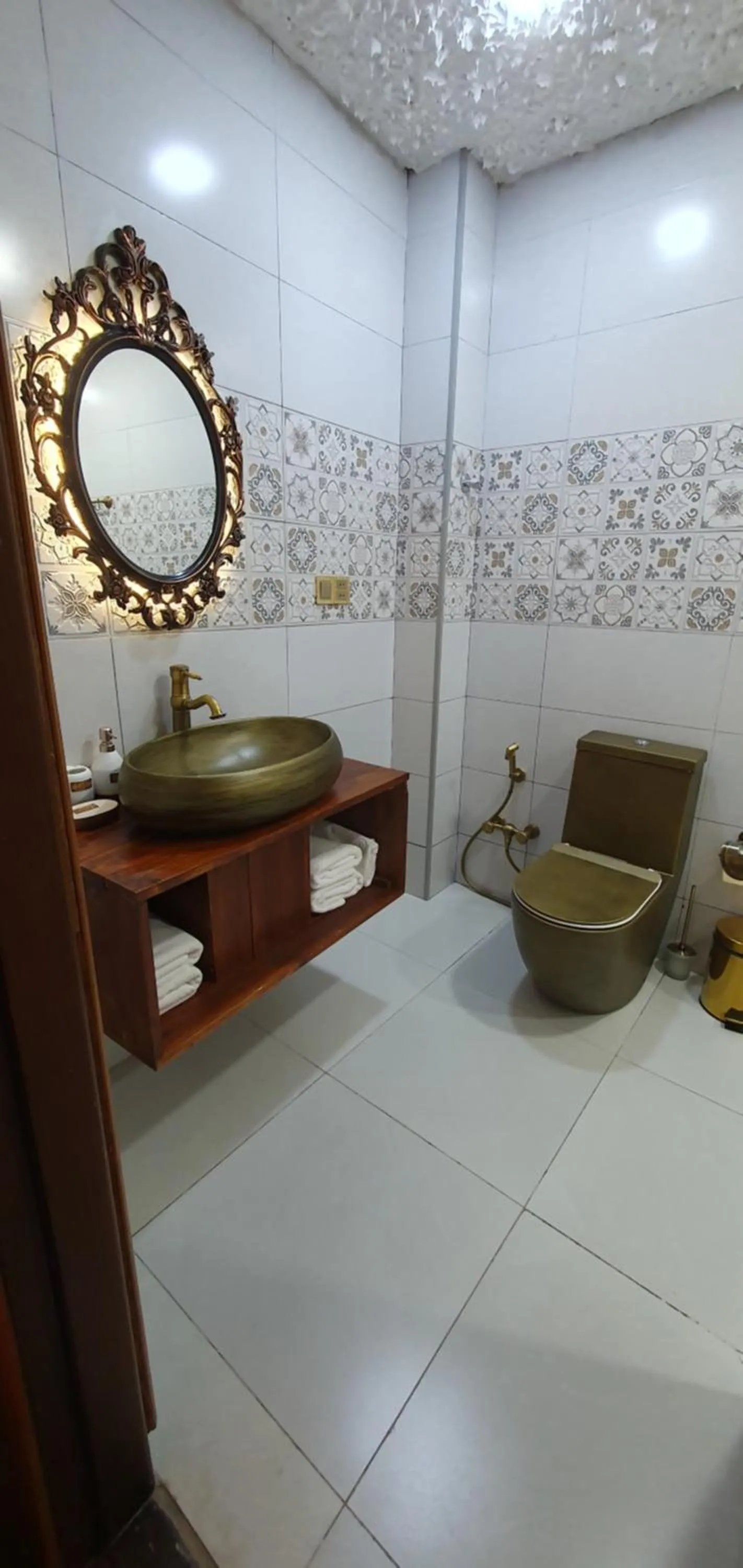 Toilet in Qiz Galasi Hotel Baku