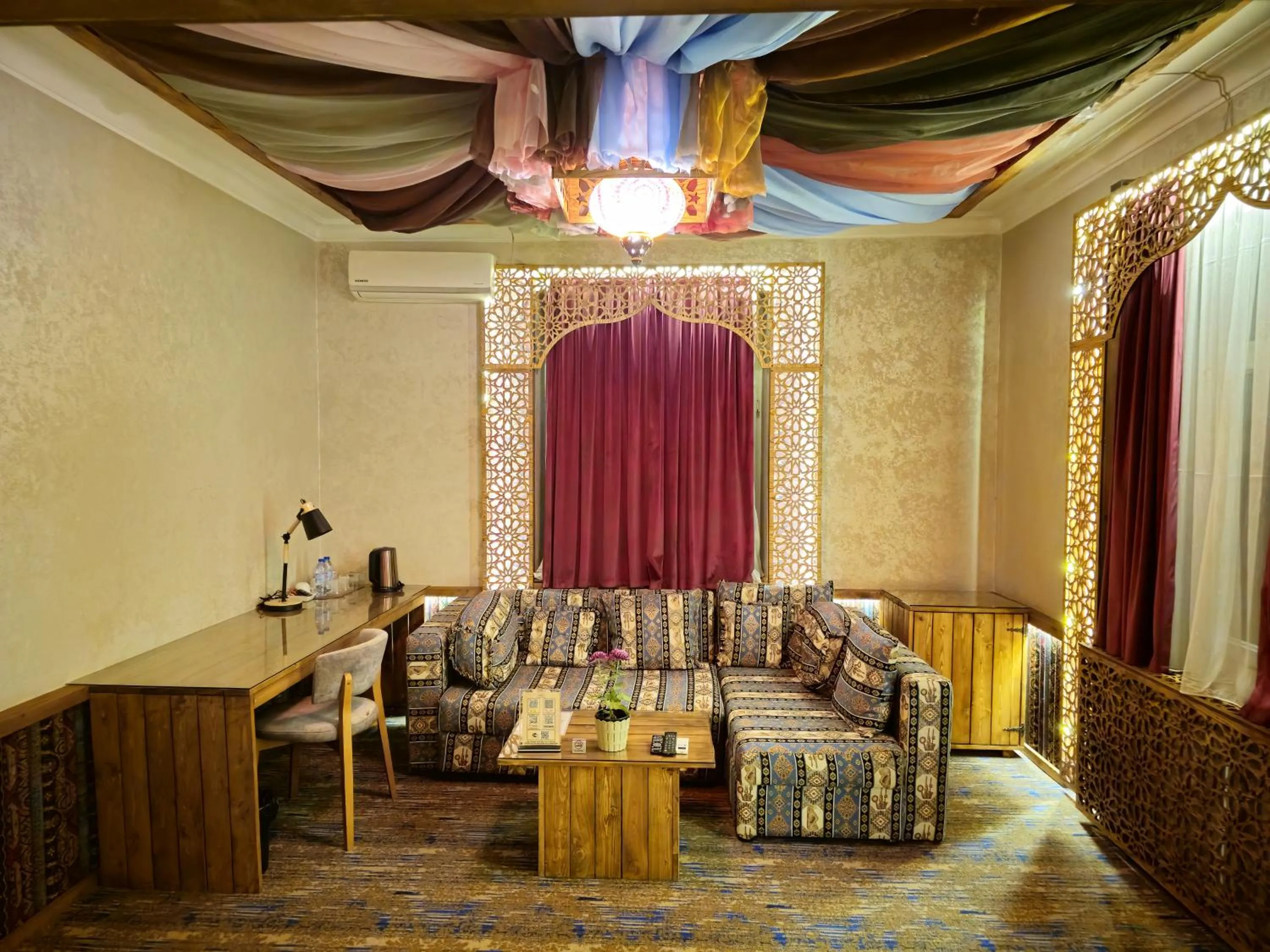 Living room in Qiz Galasi Hotel Baku