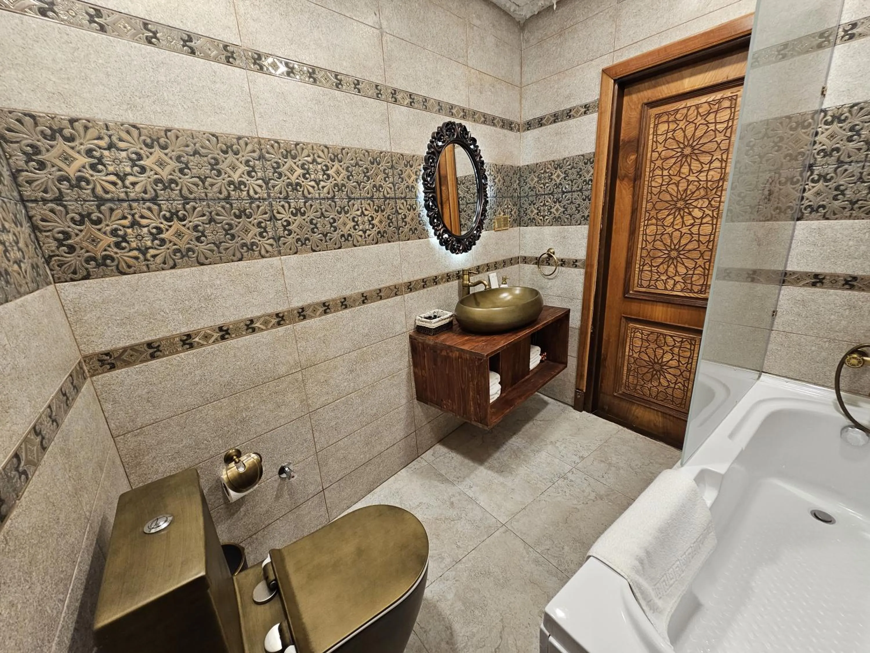 Shower in Qiz Galasi Hotel Baku