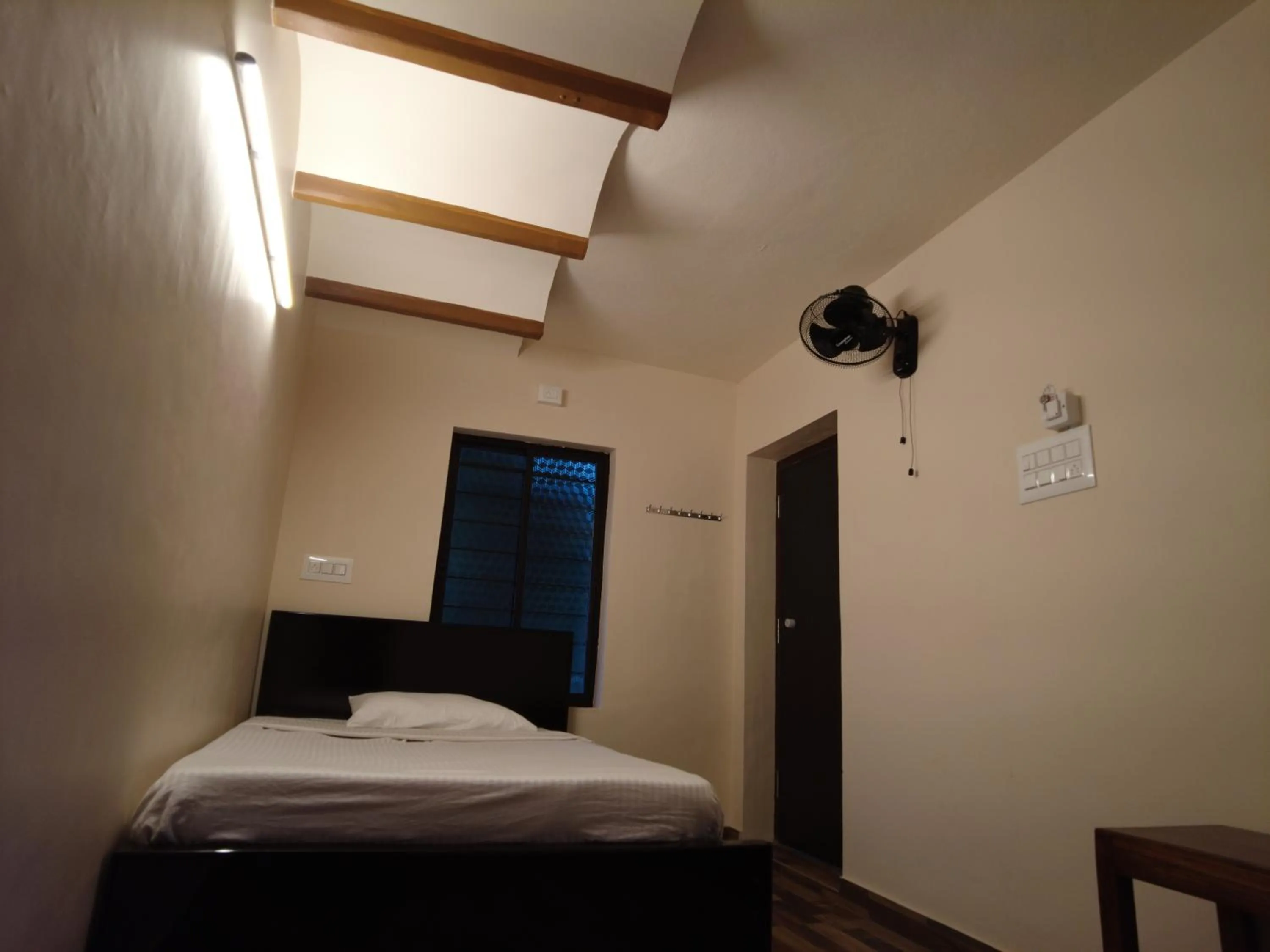 Bed in Seattle Garden Resort - KolliHills