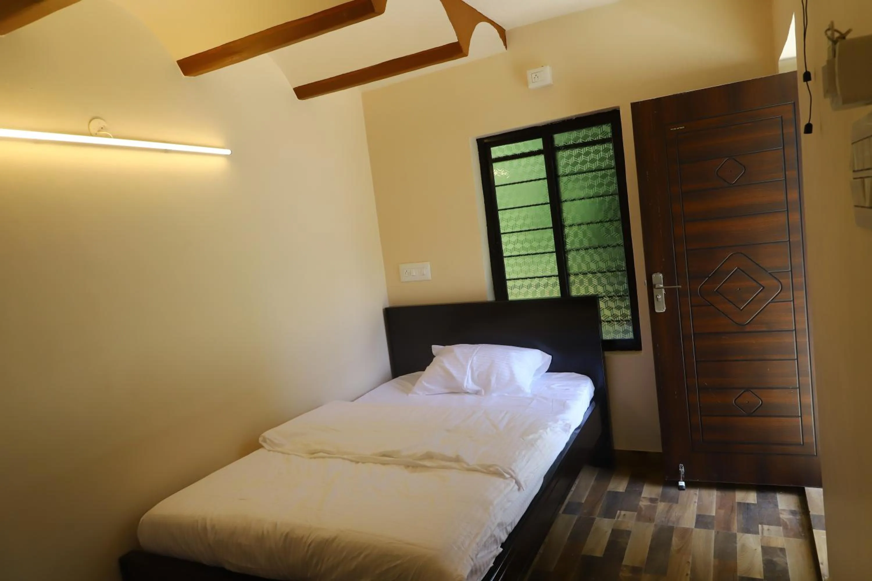 Bed in Seattle Garden Resort - KolliHills