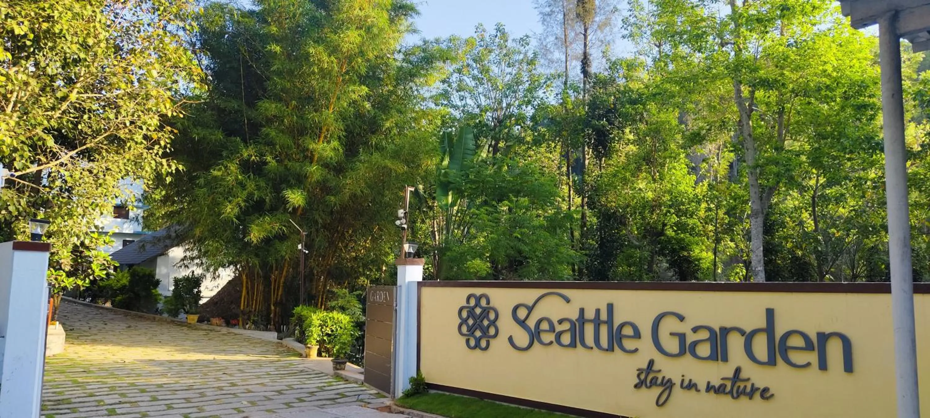 Facade/entrance in Seattle Garden Resort - KolliHills