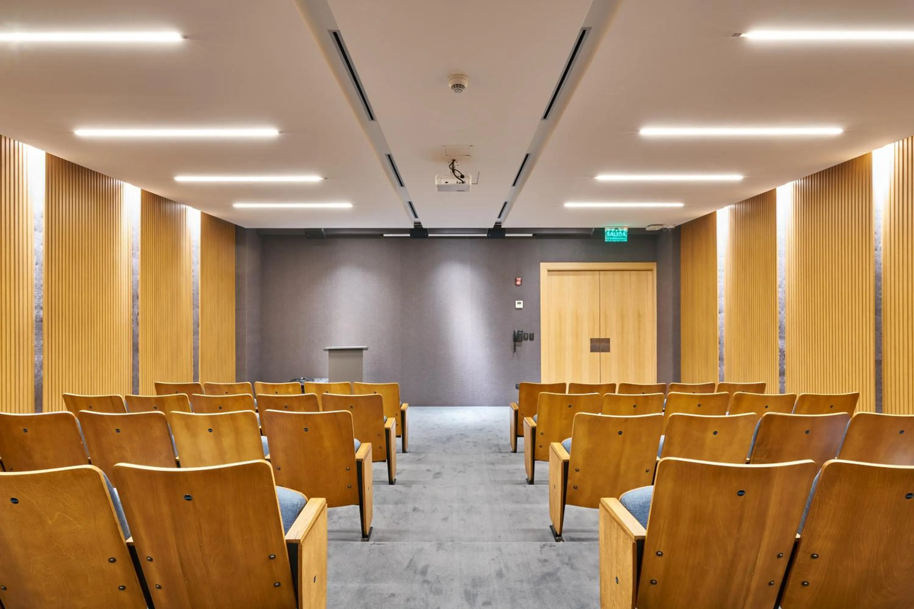 Meeting/conference room in Almarena Puerto Retiro Affiliated by Melia