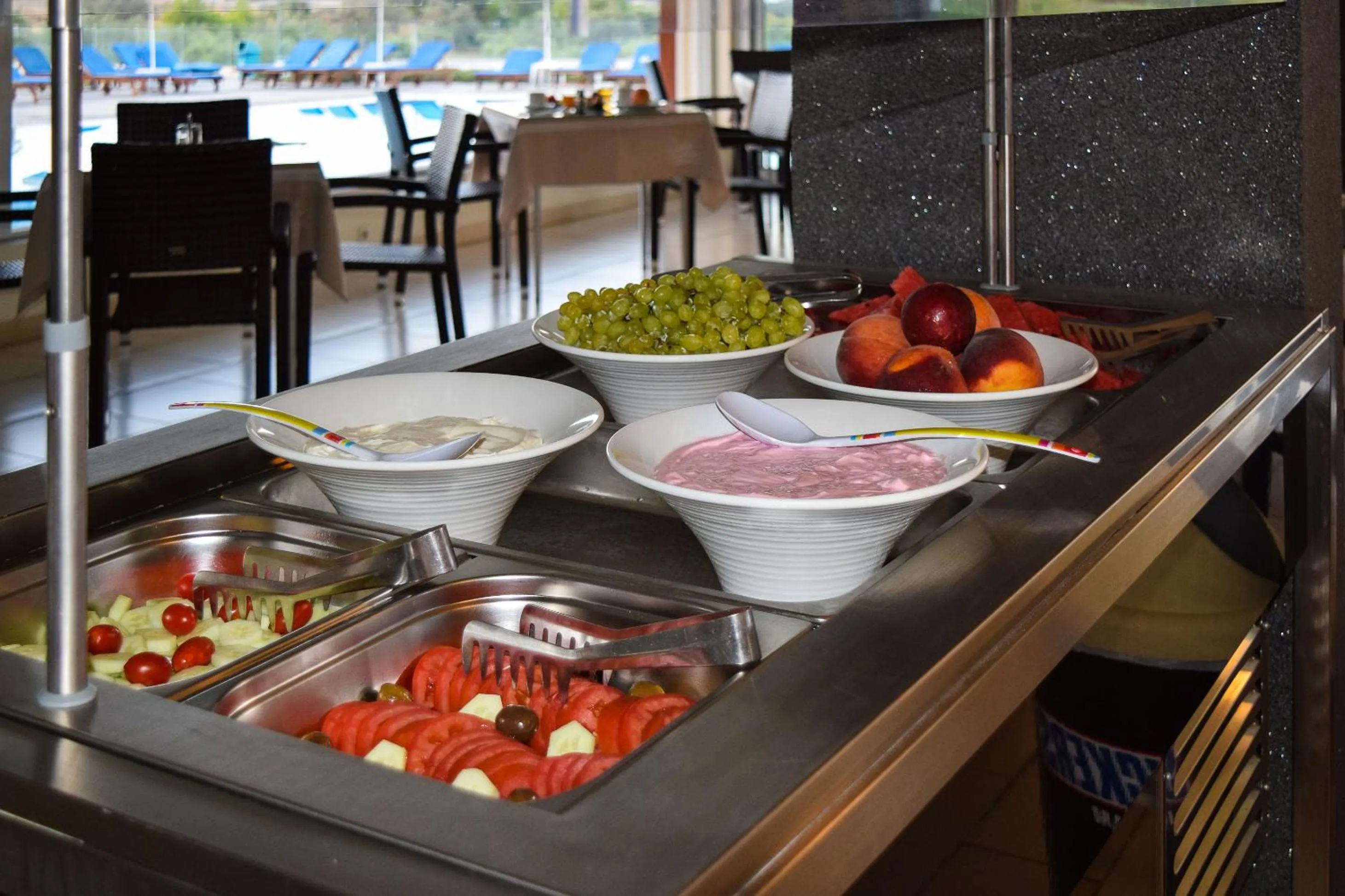 Breakfast in Zoes Hotel & Suites